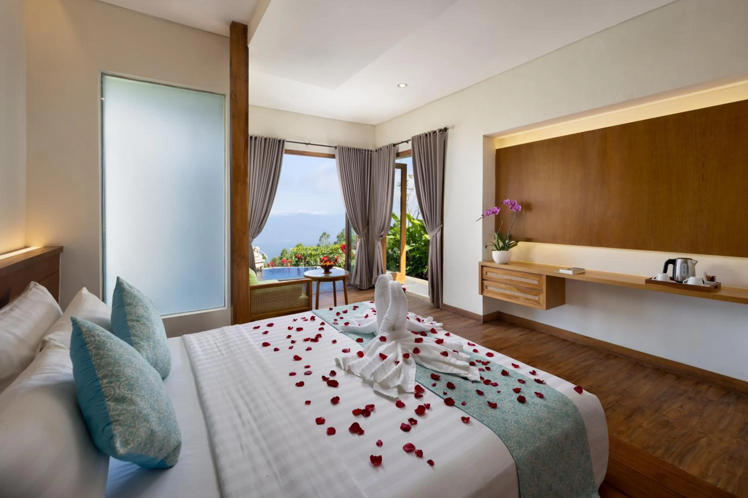 King Room with Mountain View in Munduk Tentrem Resort