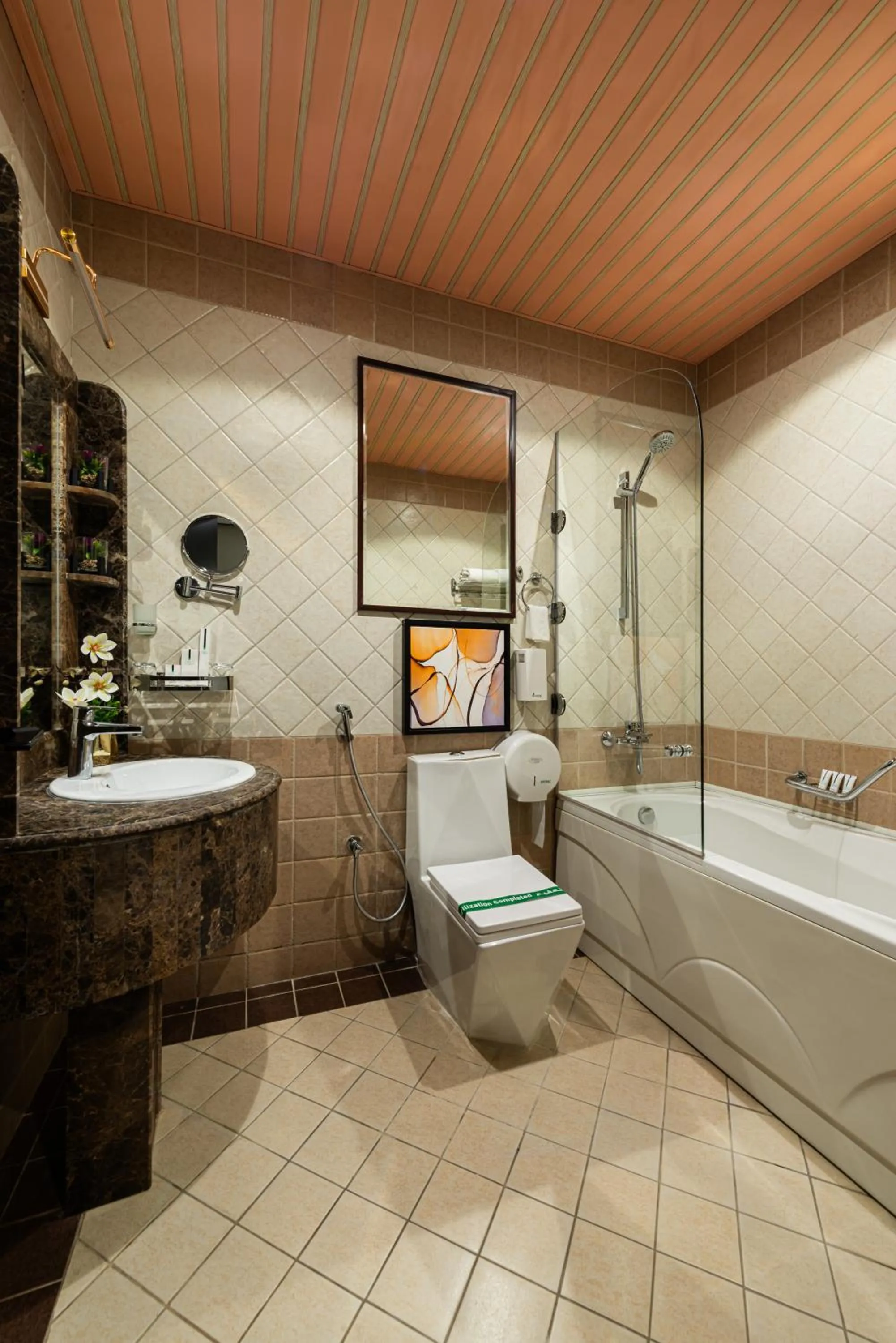 Queen Room in Ross Hotel