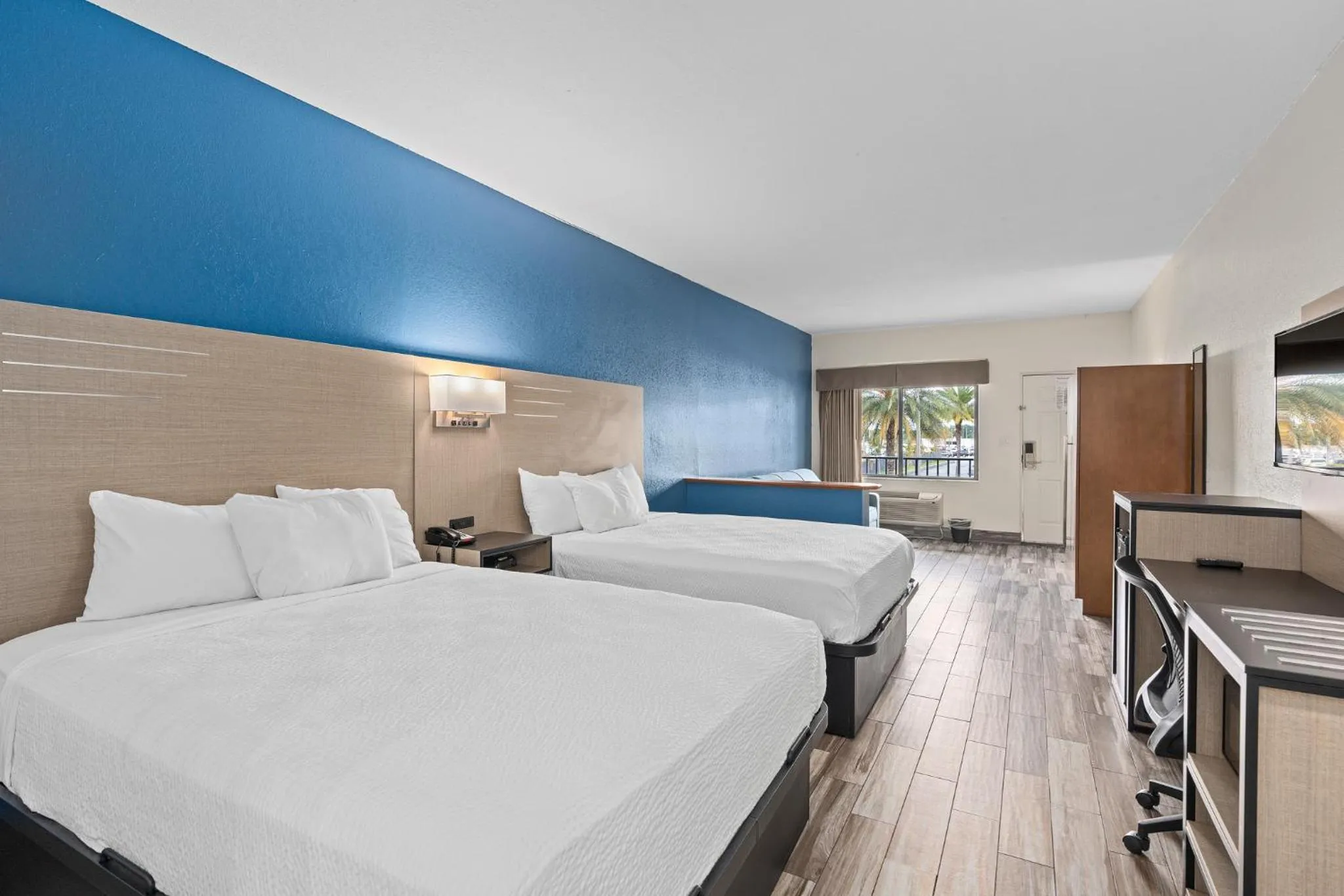 Studio Suite with Two Double Beds - Non-Smoking in Baymont by Wyndham Orlando Downtown