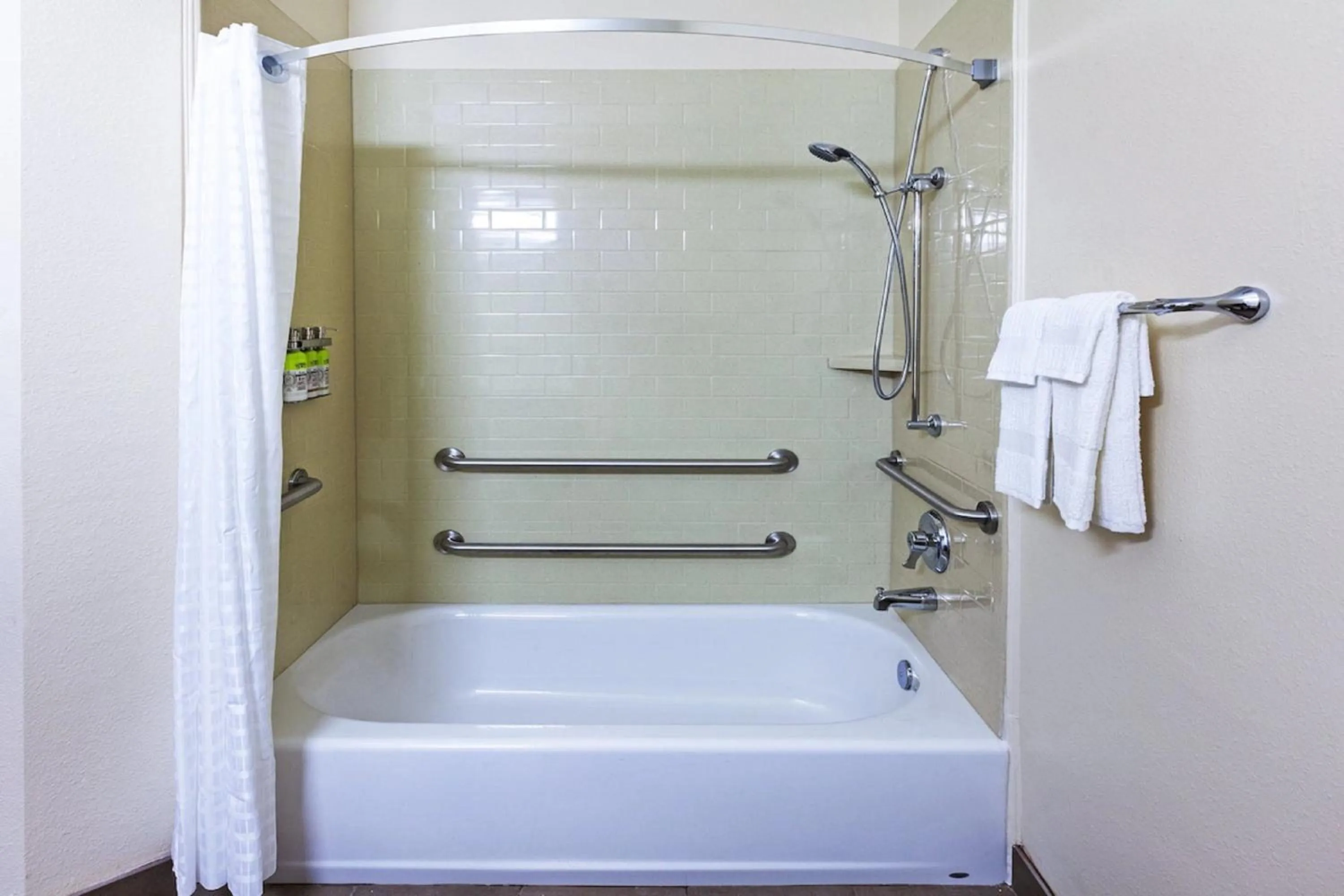 Queen Studio Suite with Two Queen Beds - Mobility Access Tub/Non-Smoking in Candlewood Suites Midland by IHG
