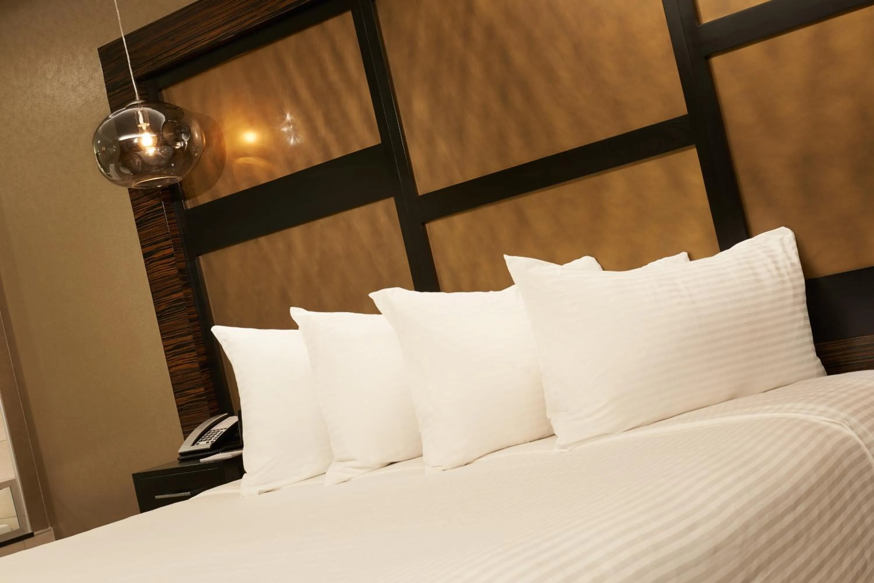 King Suite in Metropolitan at The 9, Autograph Collection