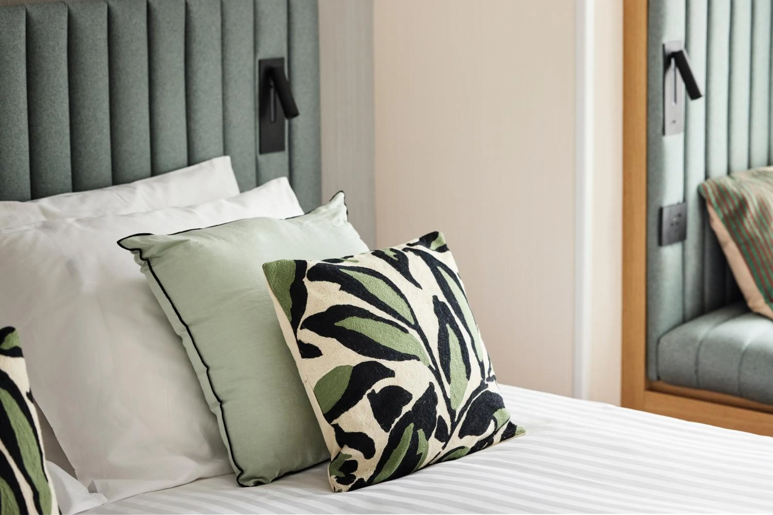 Comfort Twin Room in H4 Hotel Wyndham Paris Pleyel Resort