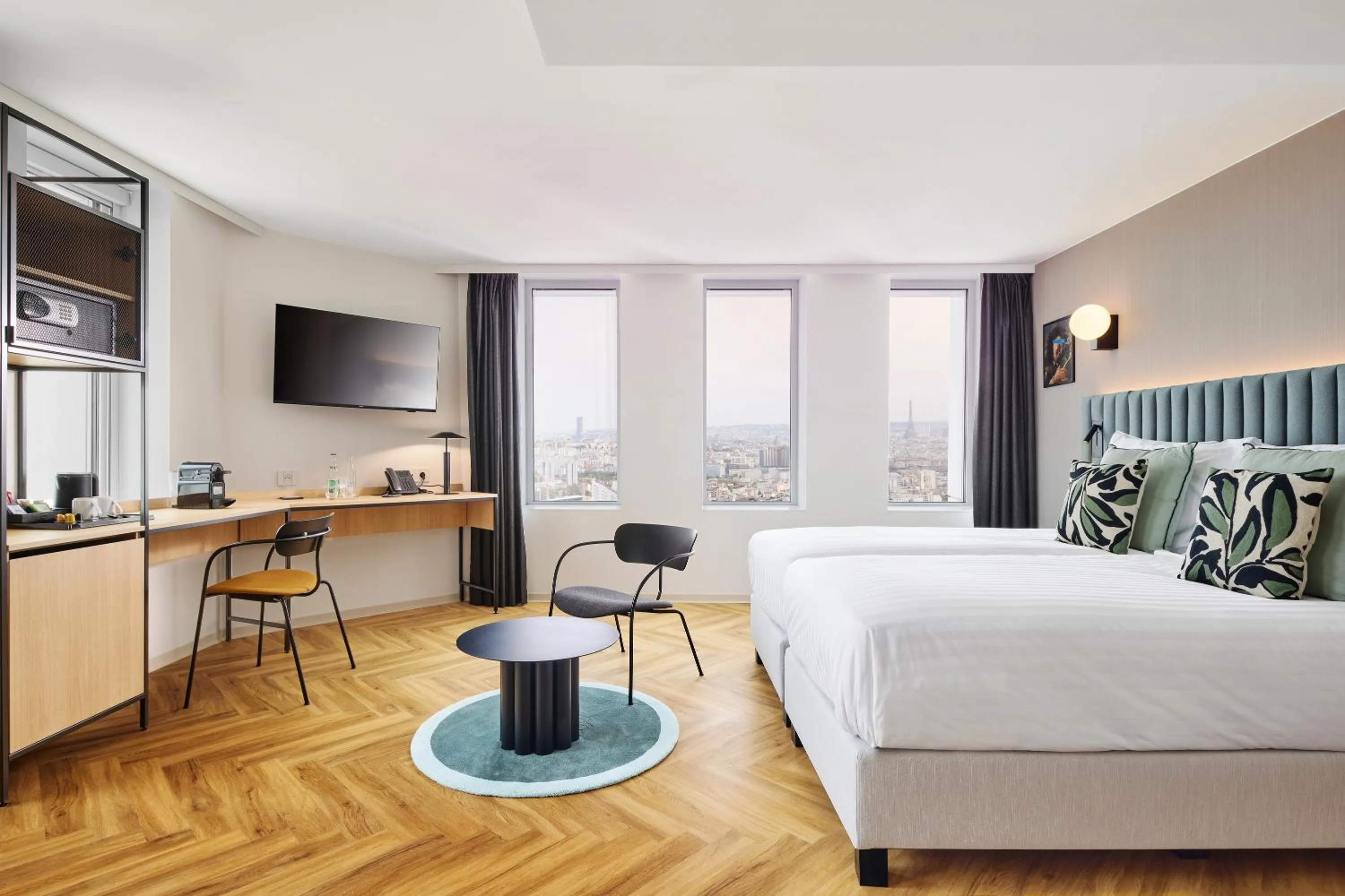 Deluxe Twin Room High Floor in H4 Hotel Wyndham Paris Pleyel Resort