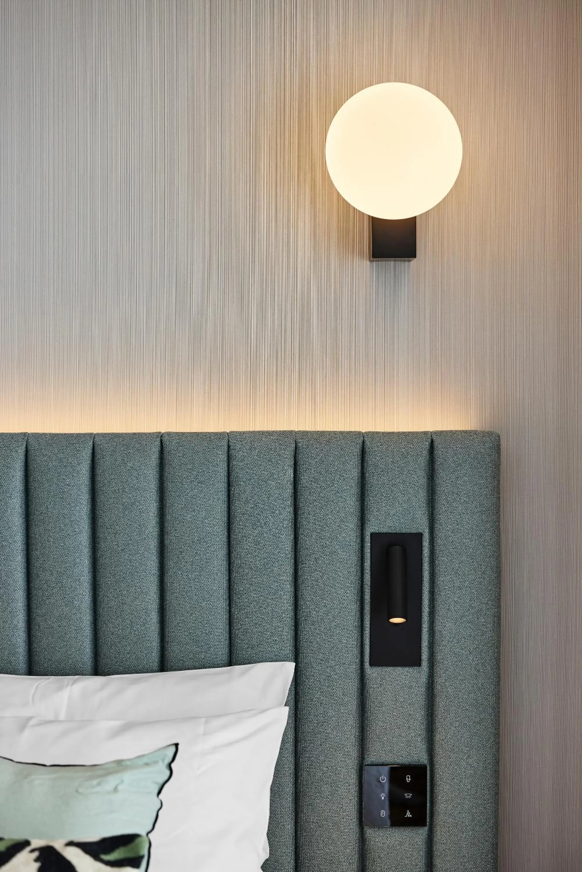 Superior Twin Room in H4 Hotel Wyndham Paris Pleyel Resort