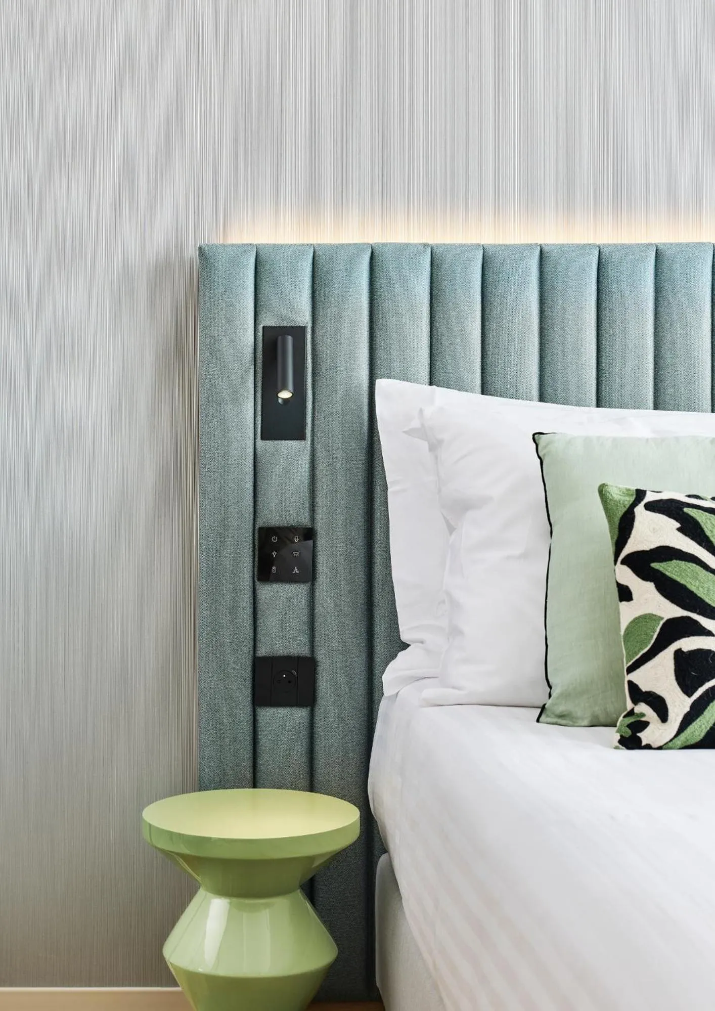 Superior Double Room City View High Floor in H4 Hotel Wyndham Paris Pleyel Resort