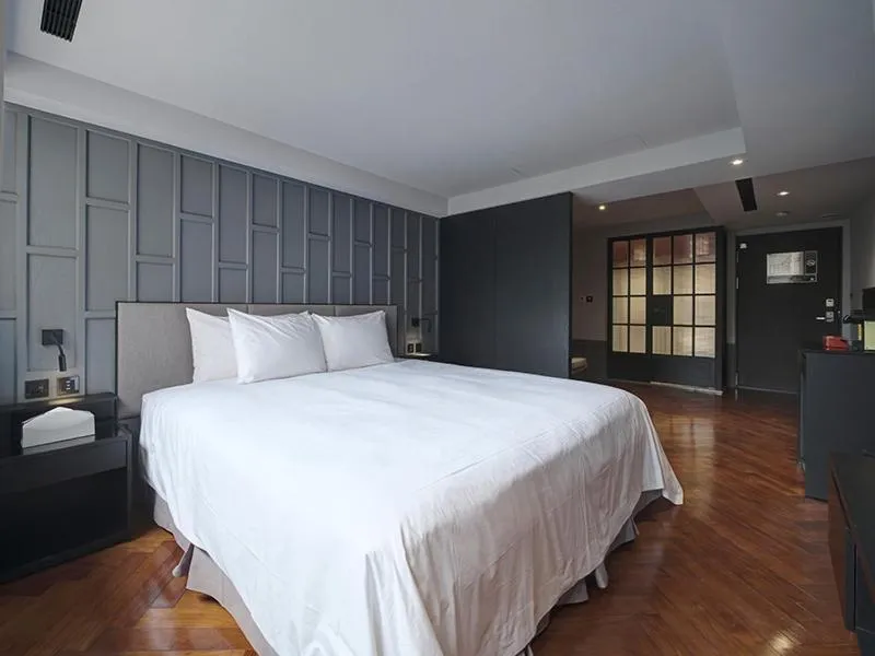 Large Double Room in Reddot Hotel