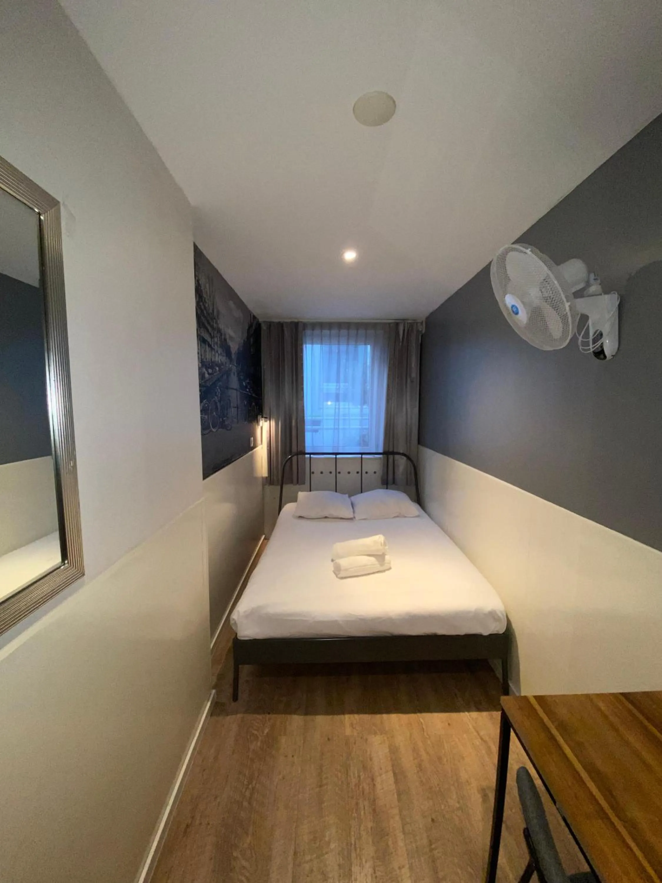 Economy Double Room in Hotel Old Quarter