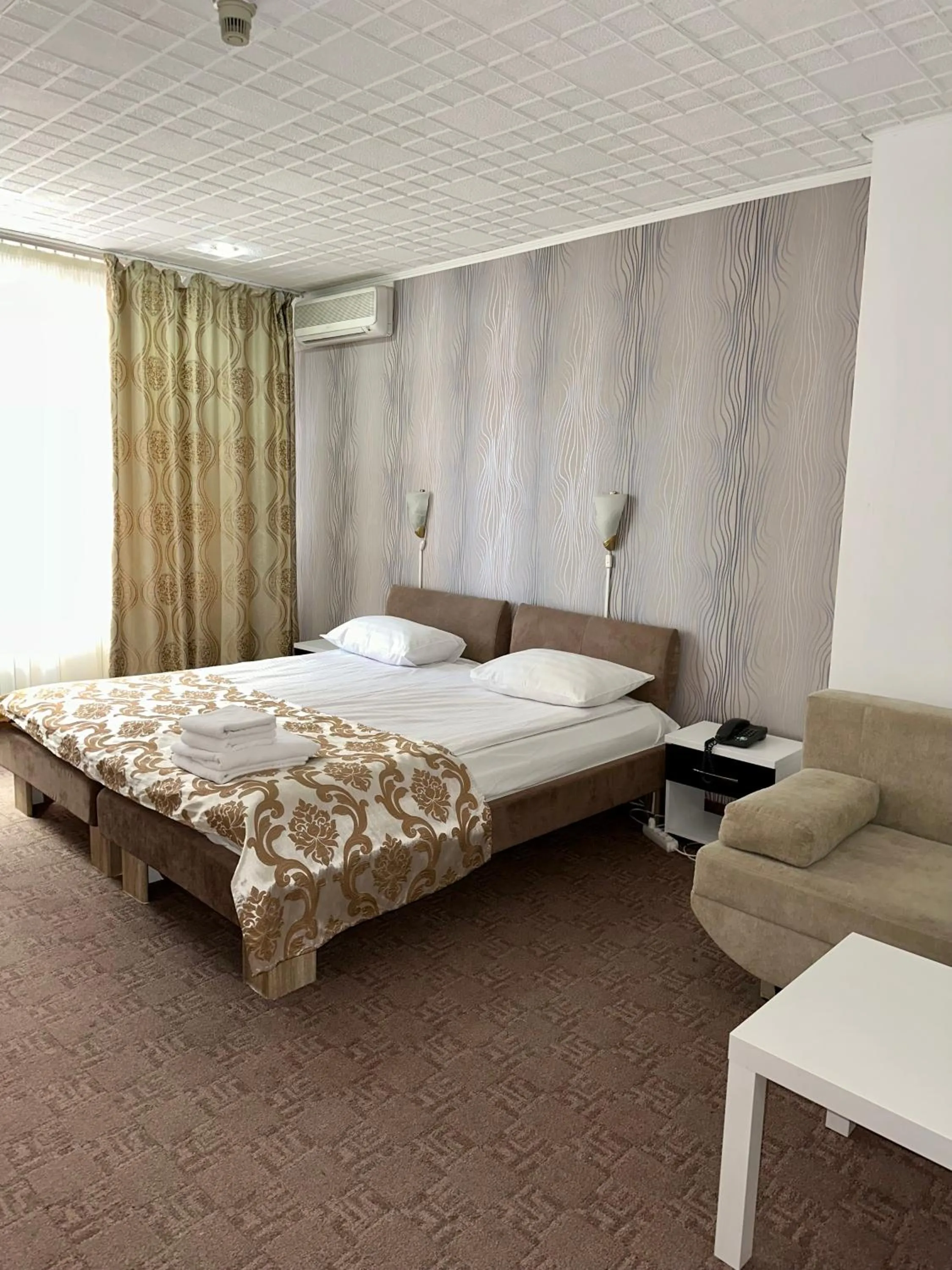Deluxe Double Room in Darin Hotel