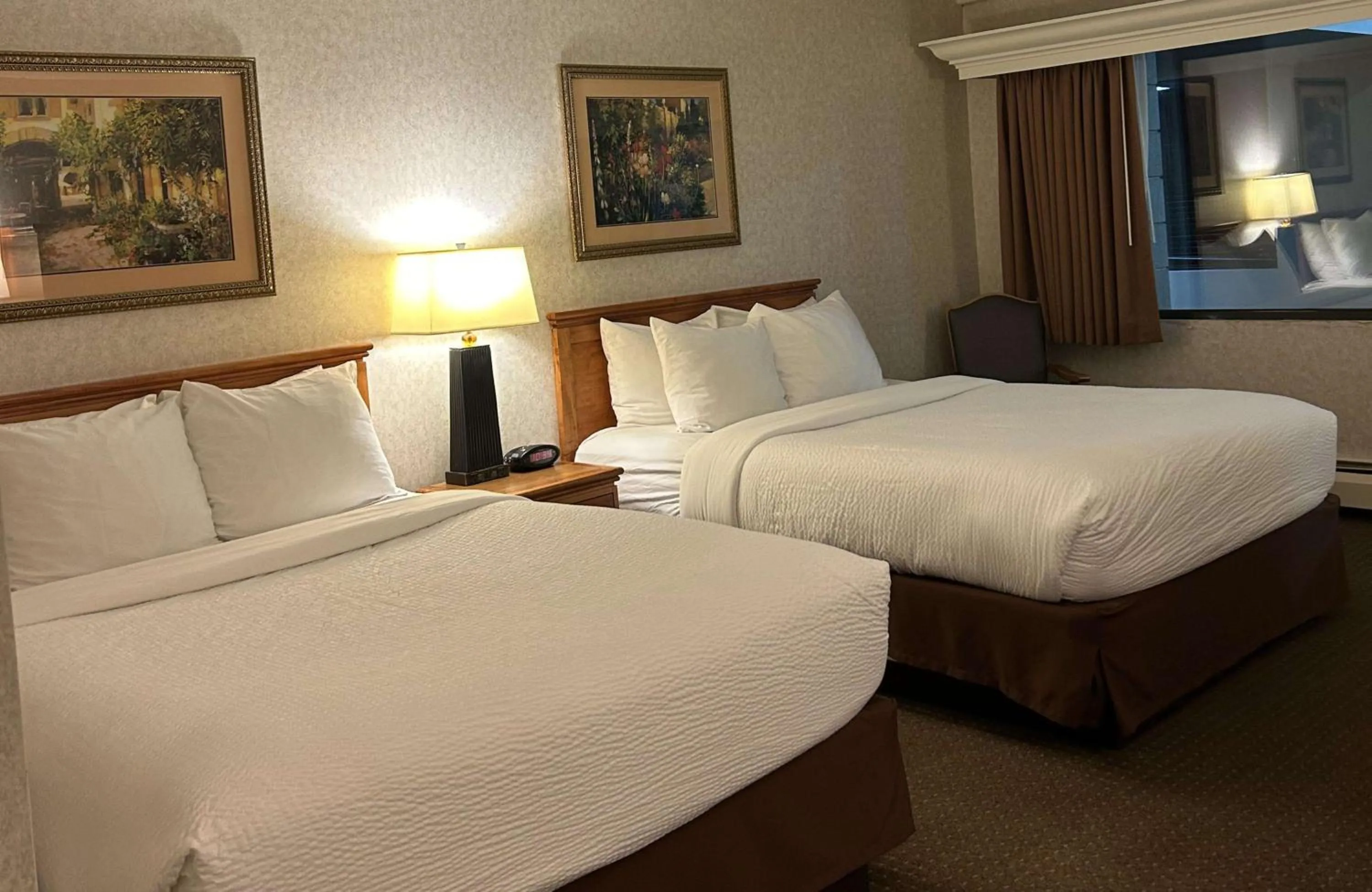 Queen Room with Two Queen Beds - Non Smoking in Best Western Plus Kelly Inn