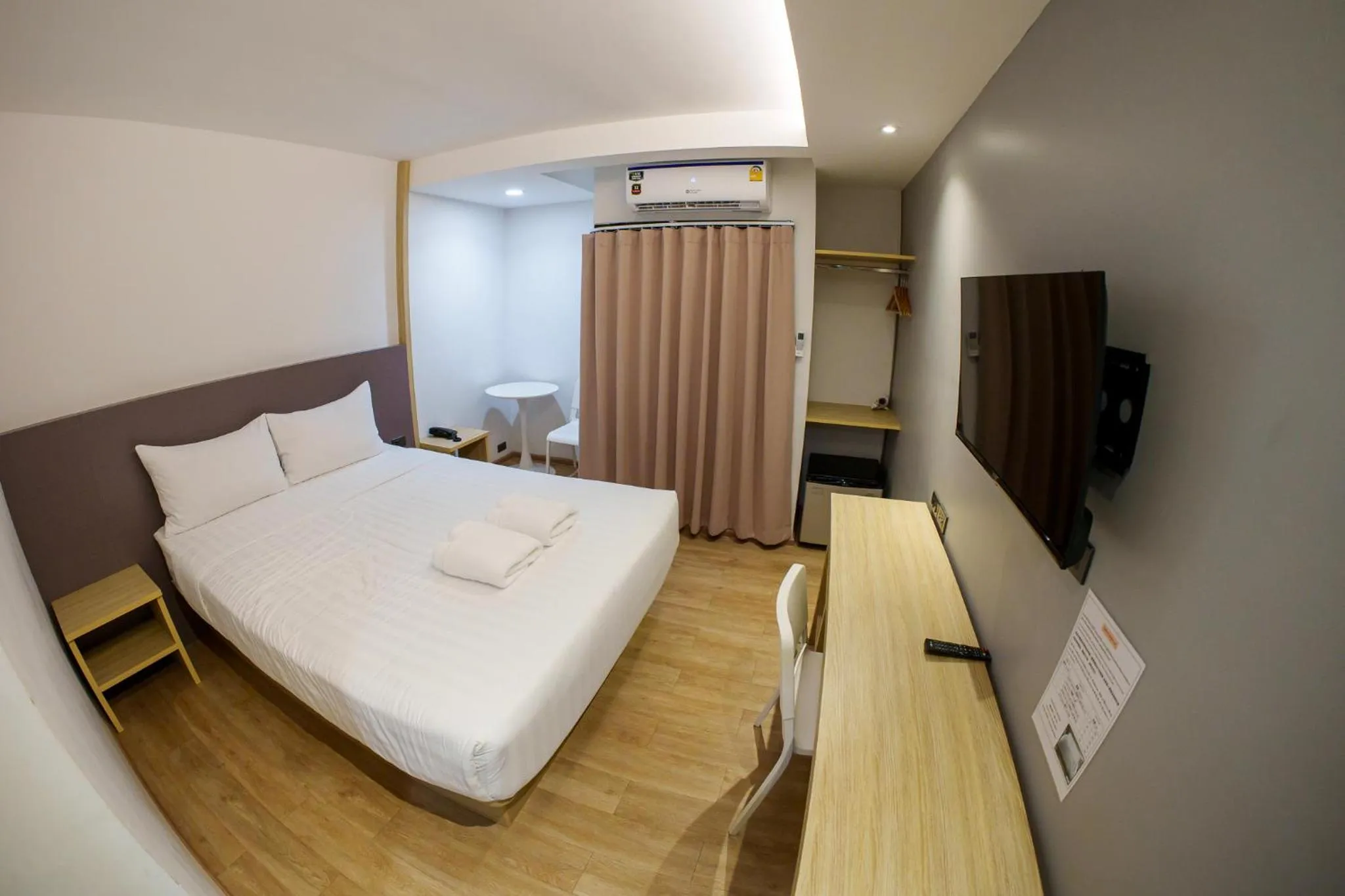 Standard Queen Room in Prom Hotel