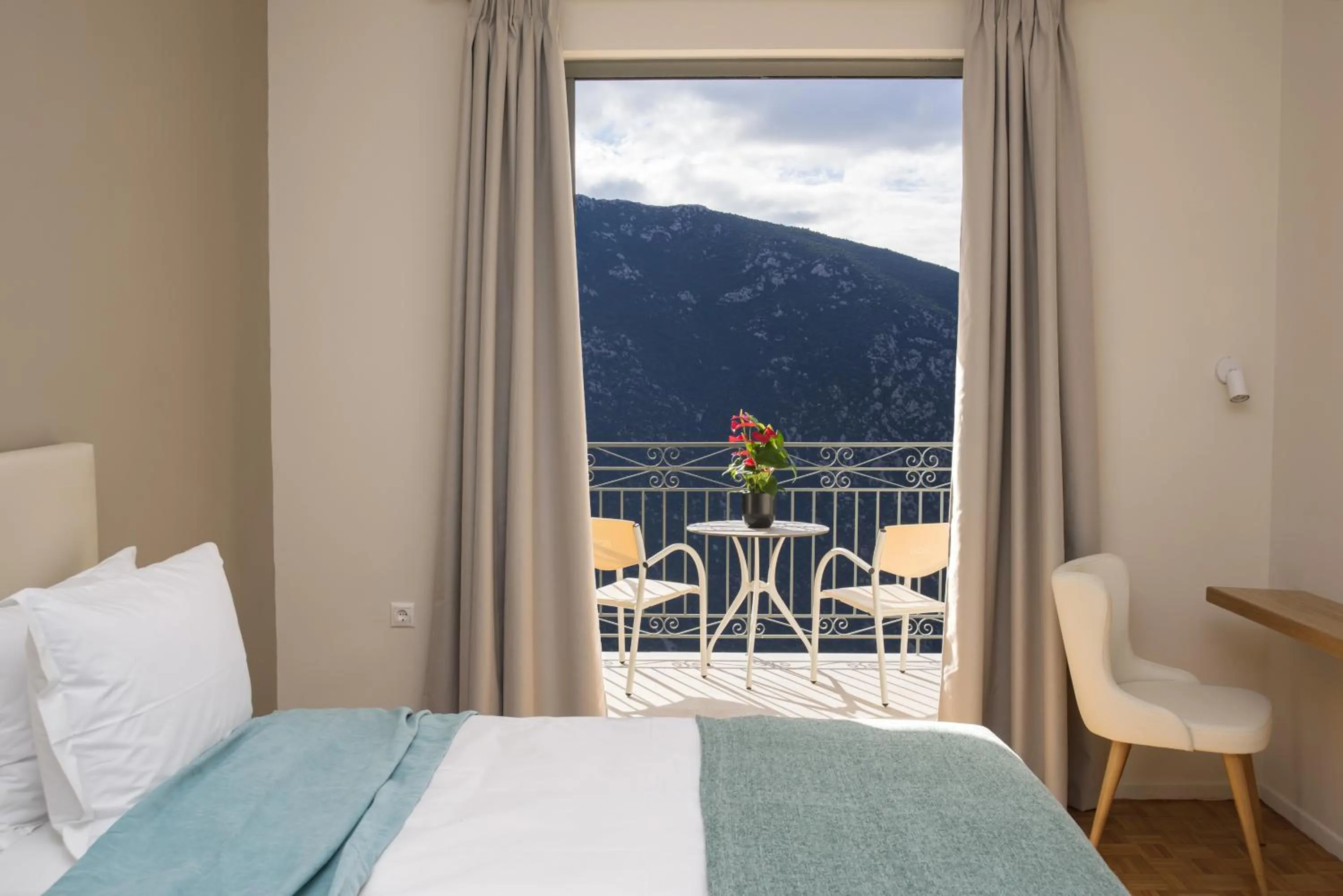 Double or Twin Room with Balcony in V Hotel Delphi