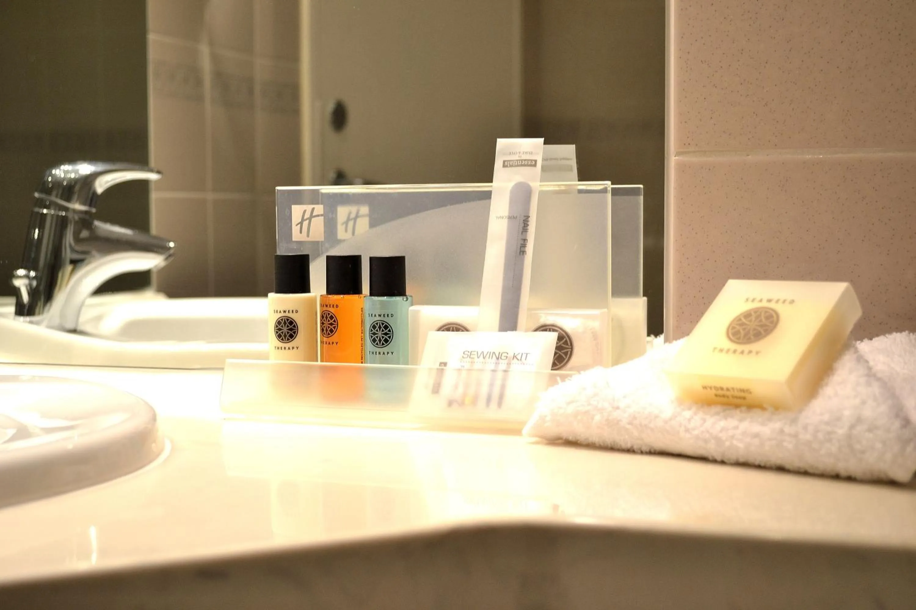 Premium King Room in Holiday Inn Slough Windsor by IHG