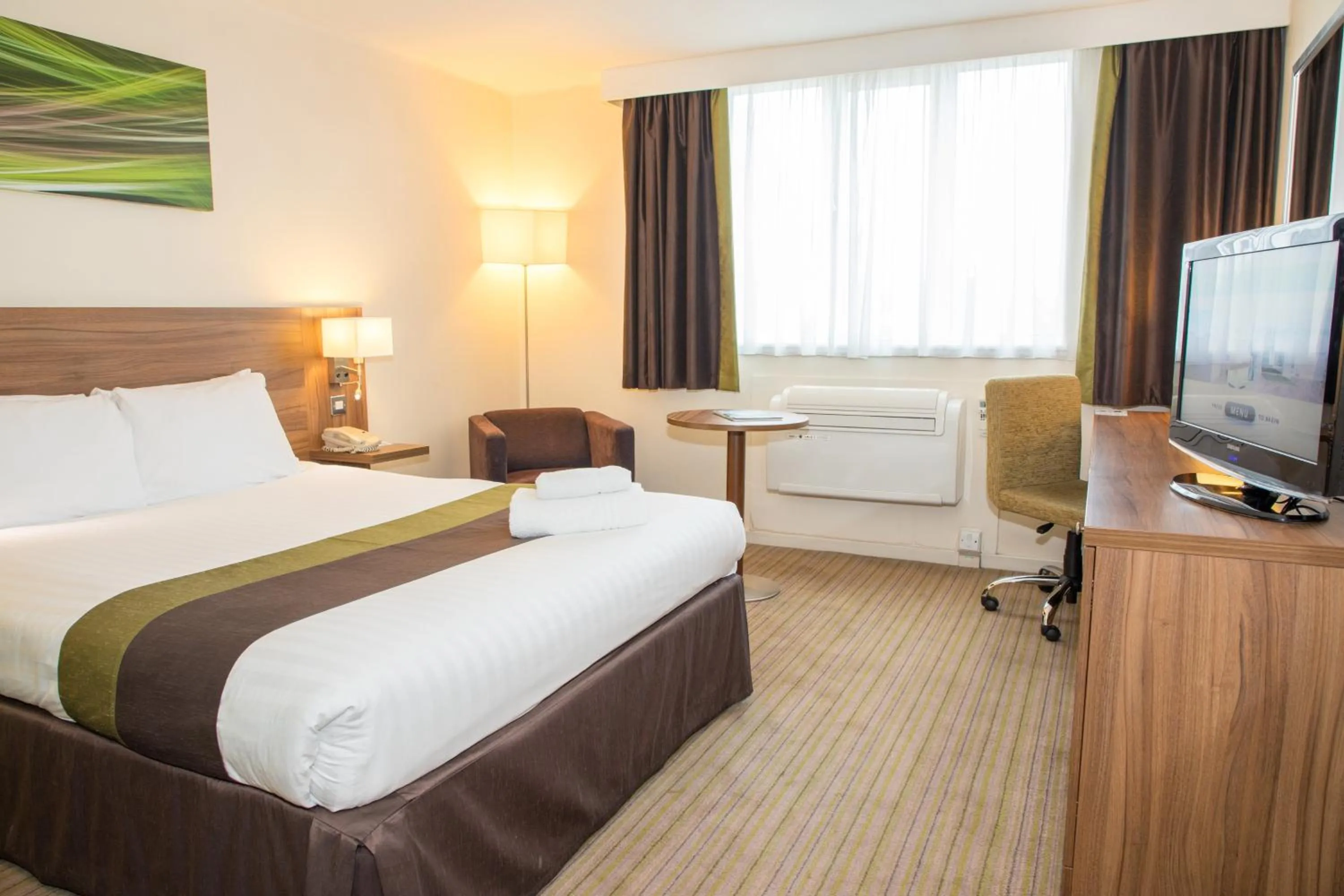 Standard Double Room in Holiday Inn Slough Windsor by IHG