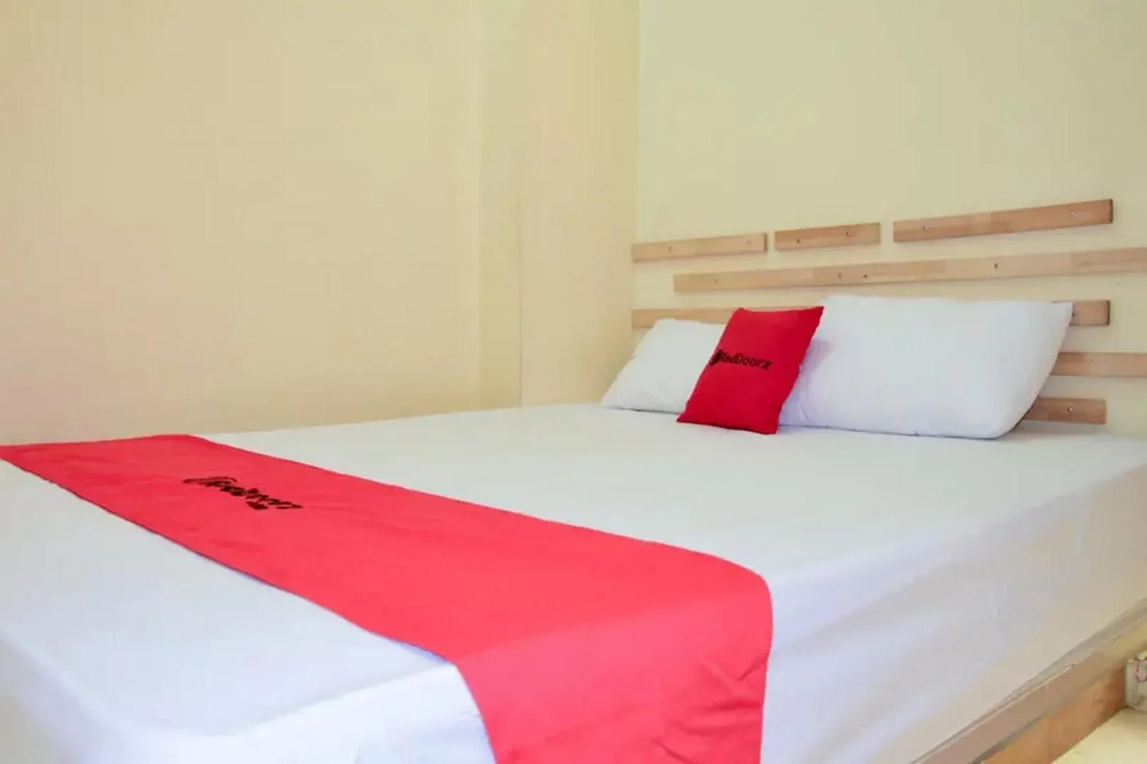 Standard Double Room in RedDoorz near Mangga Dua Square