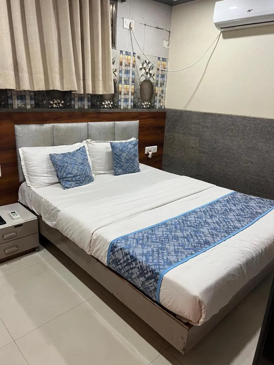 Double Room - single occupancy in Hotel KF Residency