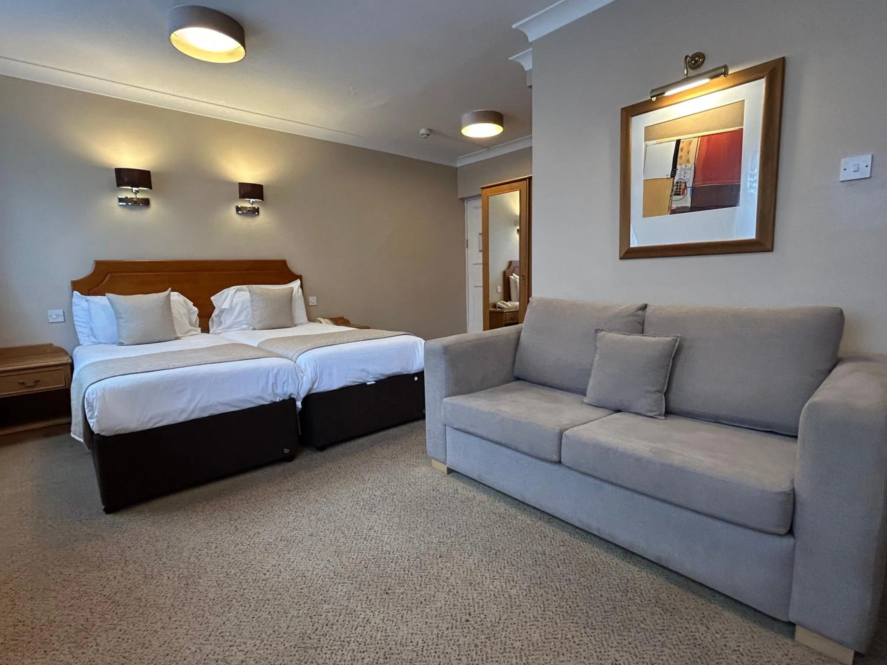 Family Room (2 Adults + 2 Children) in Birmingham Great Barr Hotel