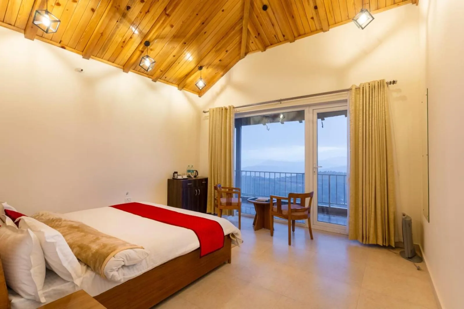 Suite with Mountain View in Shree Parijat Resort - Luxury Resort in Mukteshwar