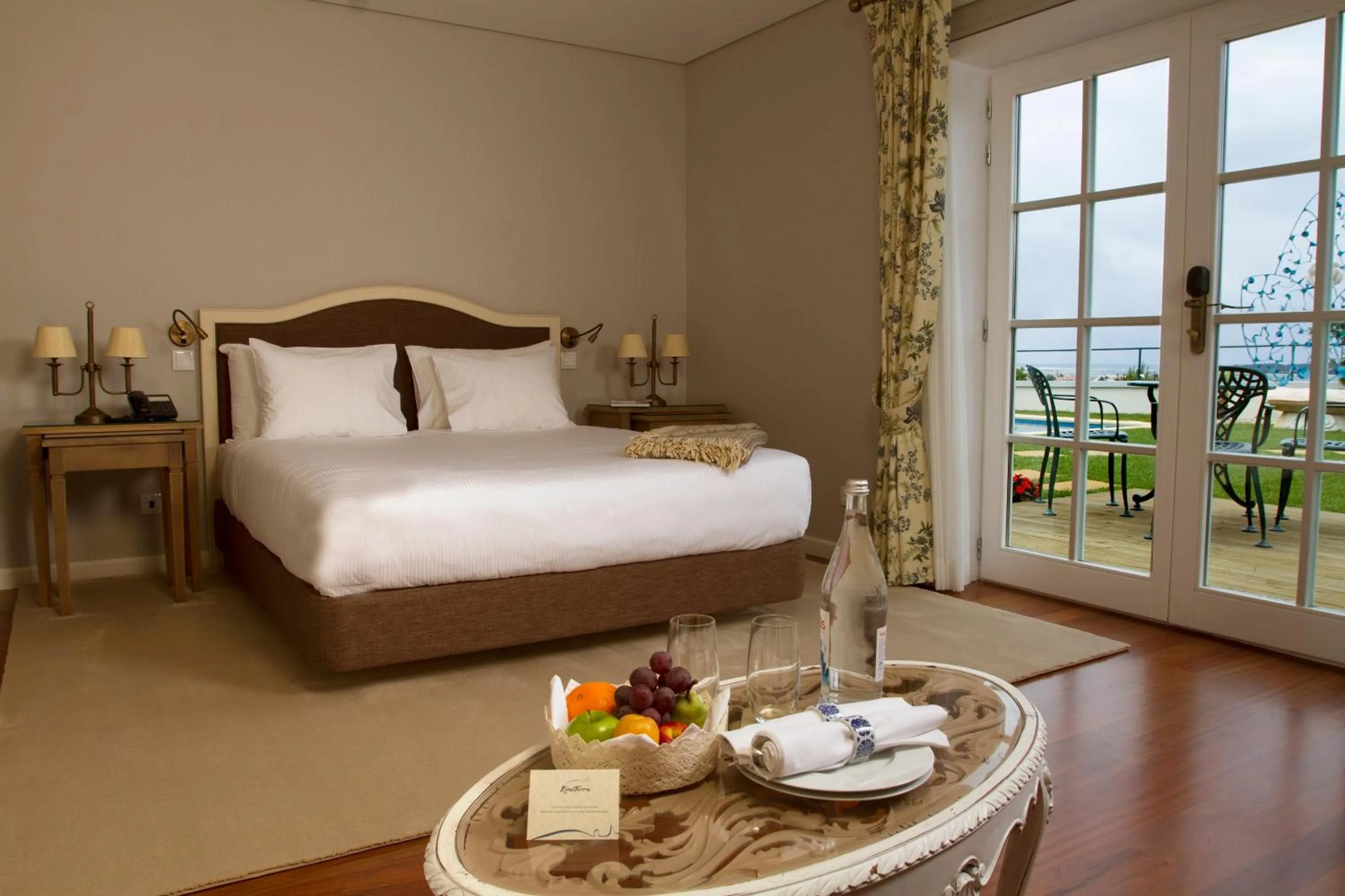 Suite with Pool View in Rinoterra Minho