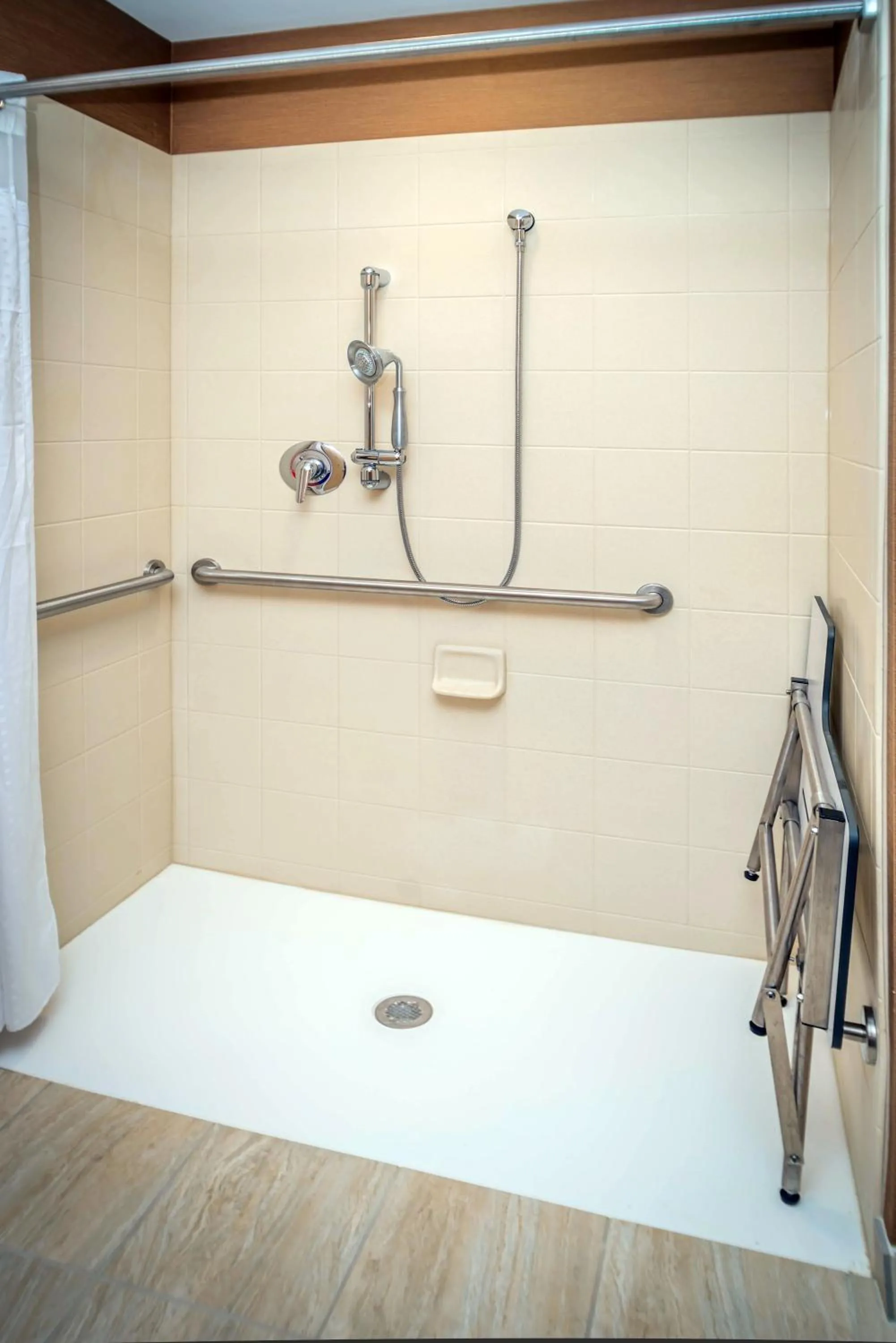 King Room - Mobility Access/Roll in Shower - Non-Smoking in Holiday Inn Express & Suites Salt Lake City South-Murray by IHG
