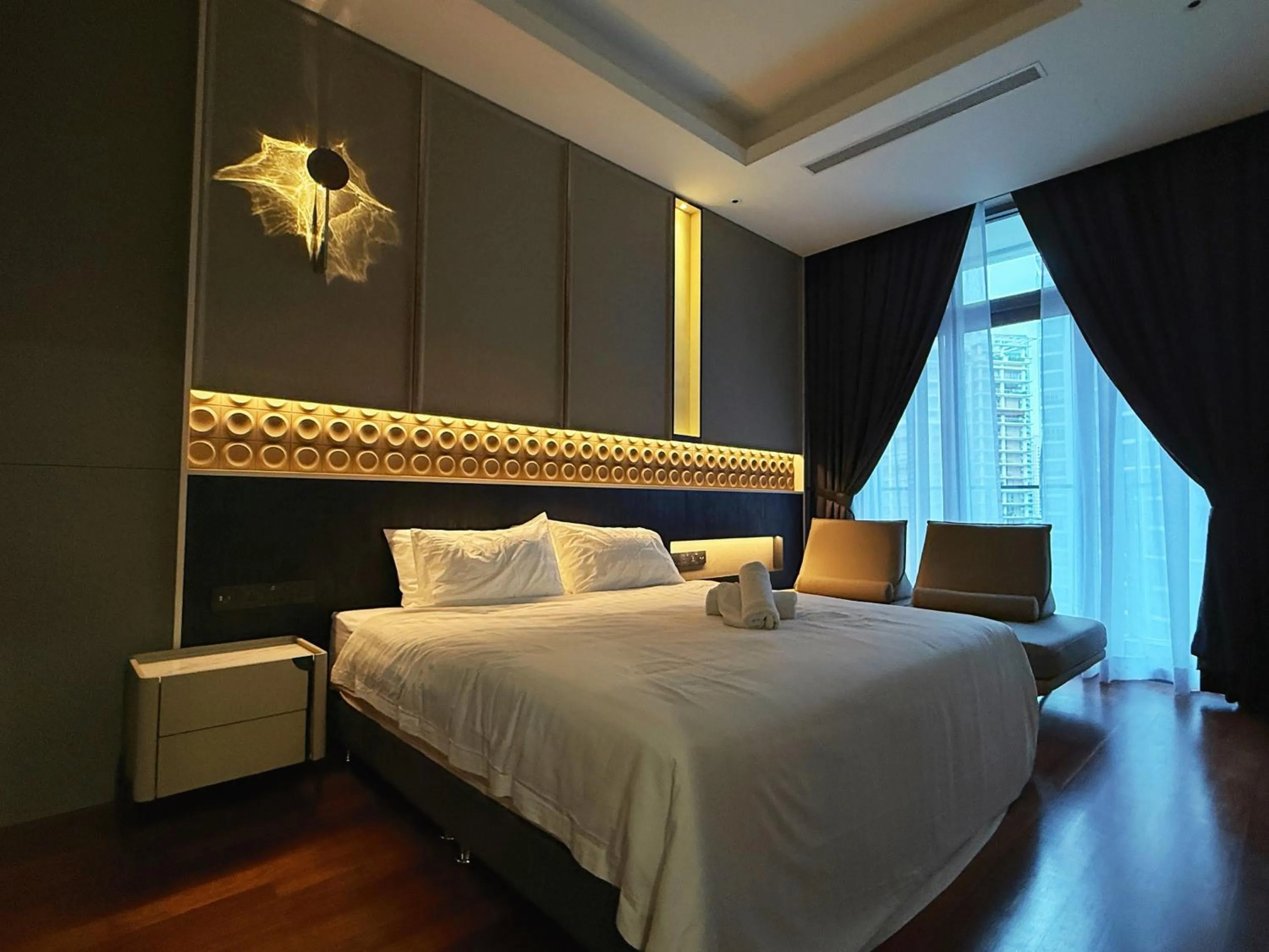 1 Bedroom Premium Suite with Bathtub in Royce KLCC Kuala Lumpur City Centre by Dormeo Destinations