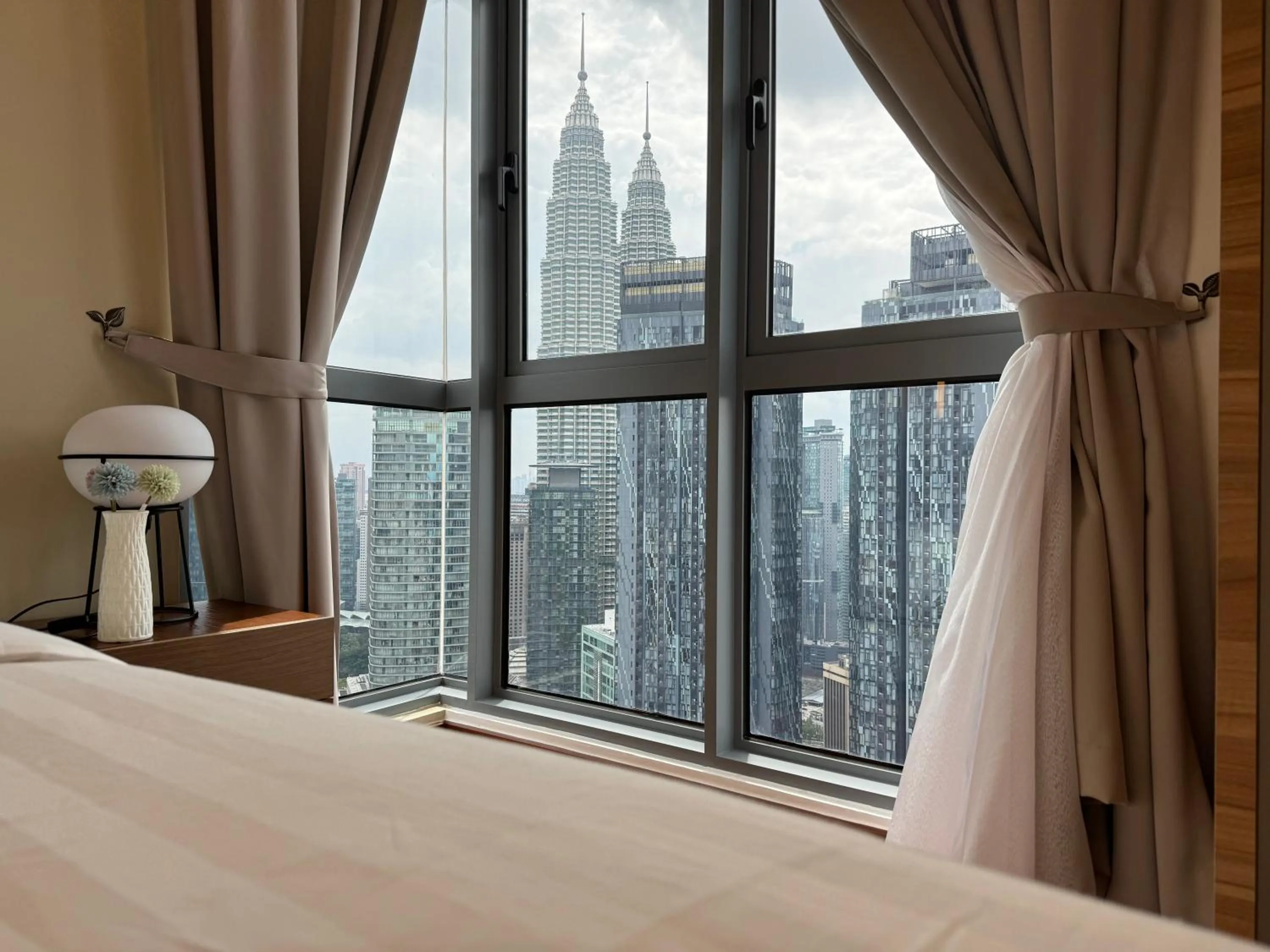 2 Bedroom Deluxe Suite with Bathtub in Royce KLCC Kuala Lumpur City Centre by Dormeo Destinations