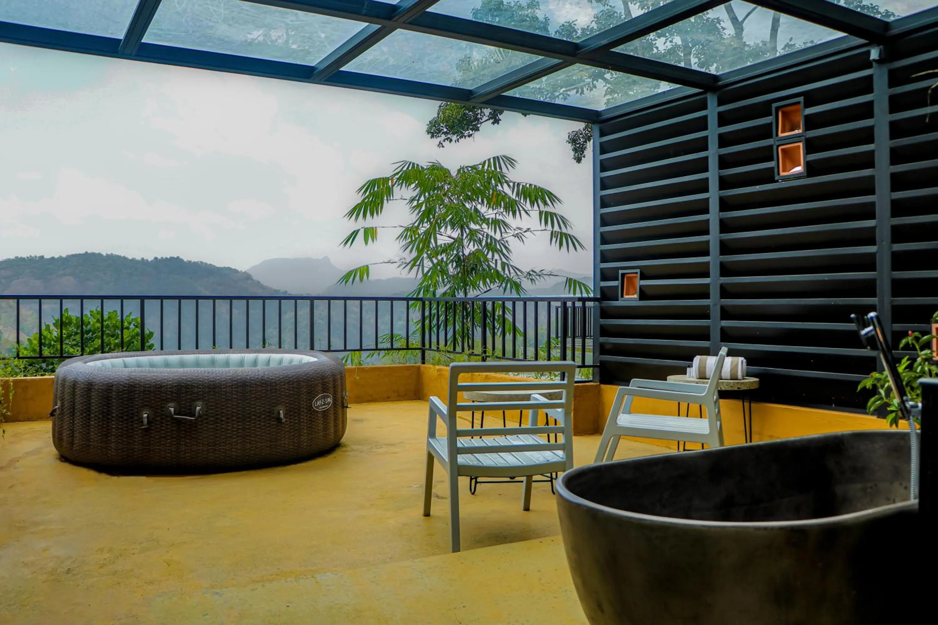 Mountain View Cottage with Jacuzzi in Maram Resort Mamalakandam
