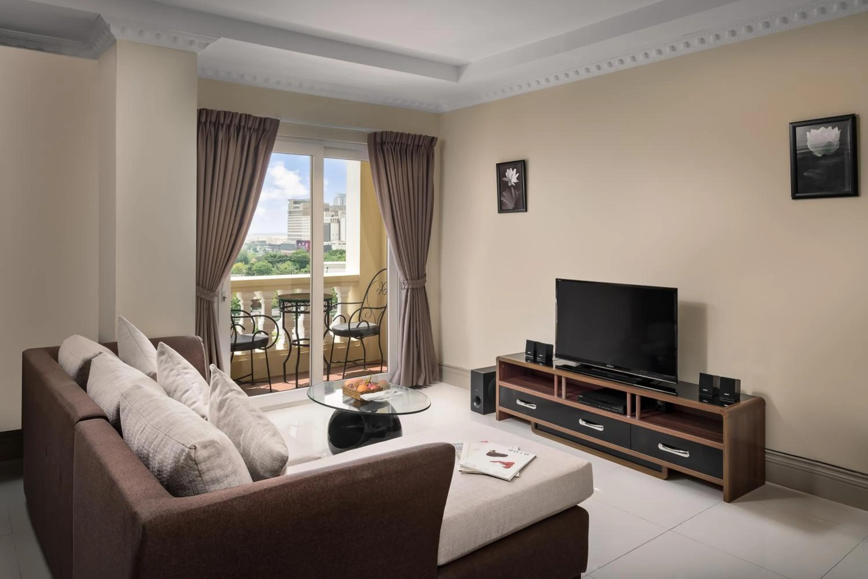 Presidential 2-Bedroom Suite in Palace Gate Hotel & Residence by EHM
