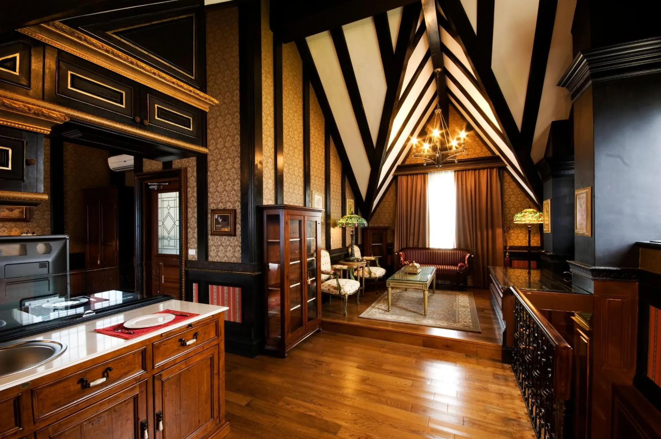 Premium Quadruple Room in The Old England Manor