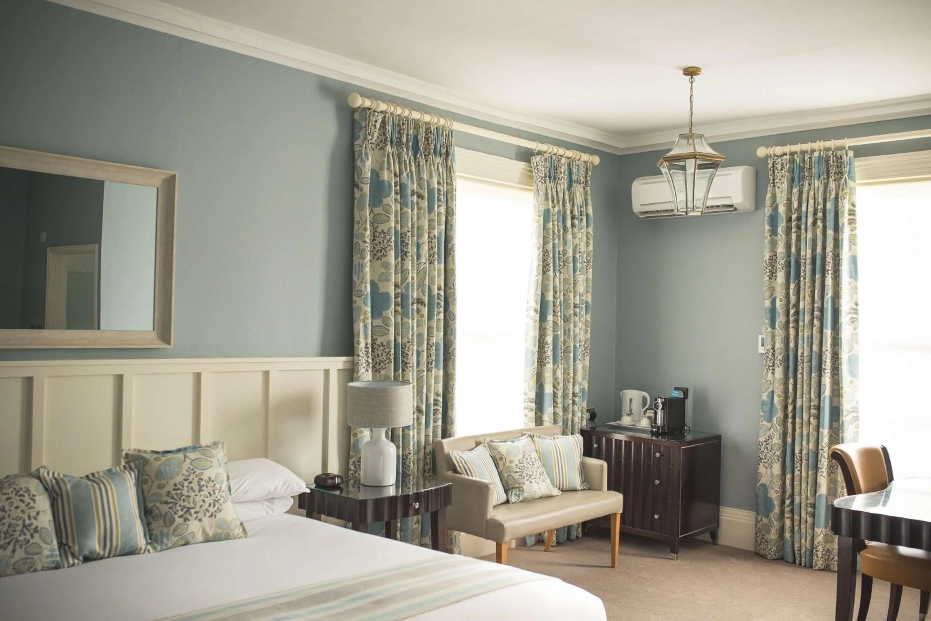 Deluxe Double Room - single occupancy in George Hotel, BW Signature Collection