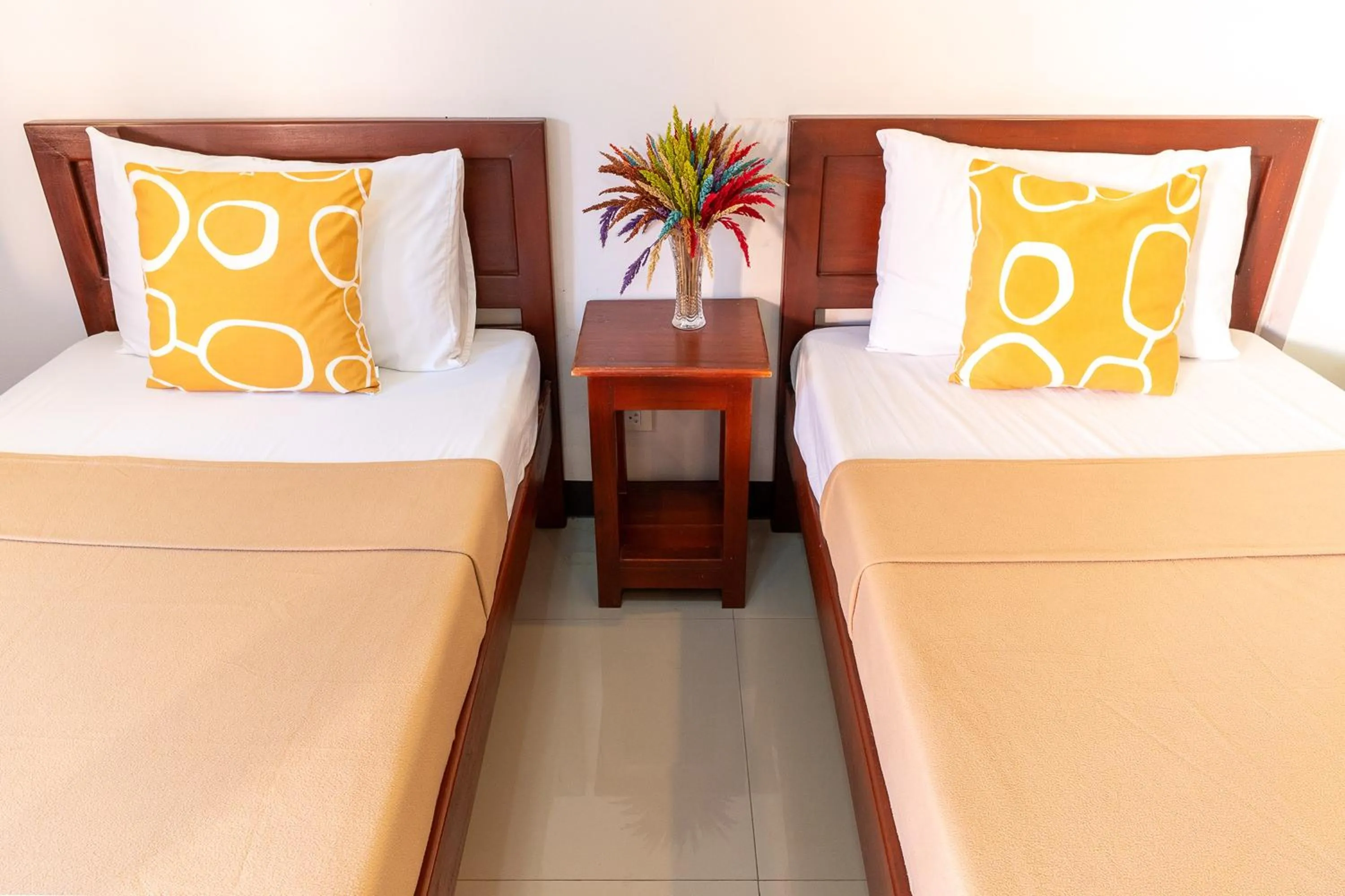 Twin Room in Dinah's Tourist Inn Puerto Princesa