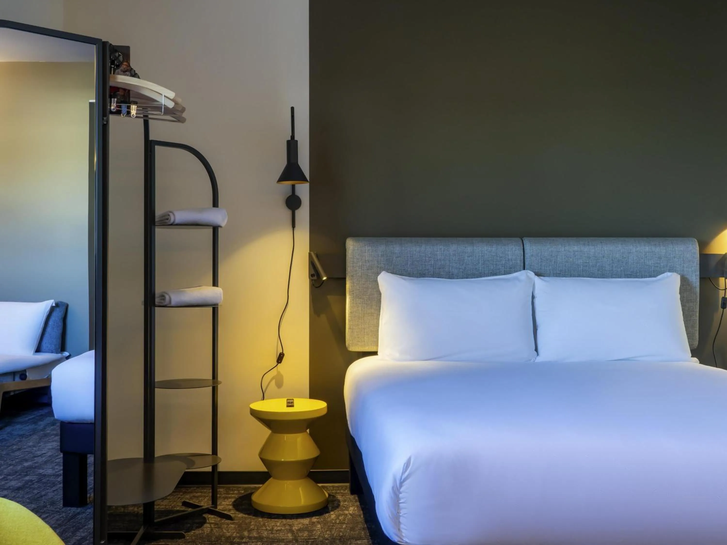 Family Room with double bed and sofa bed in ibis Saint Paul Trois Chateaux