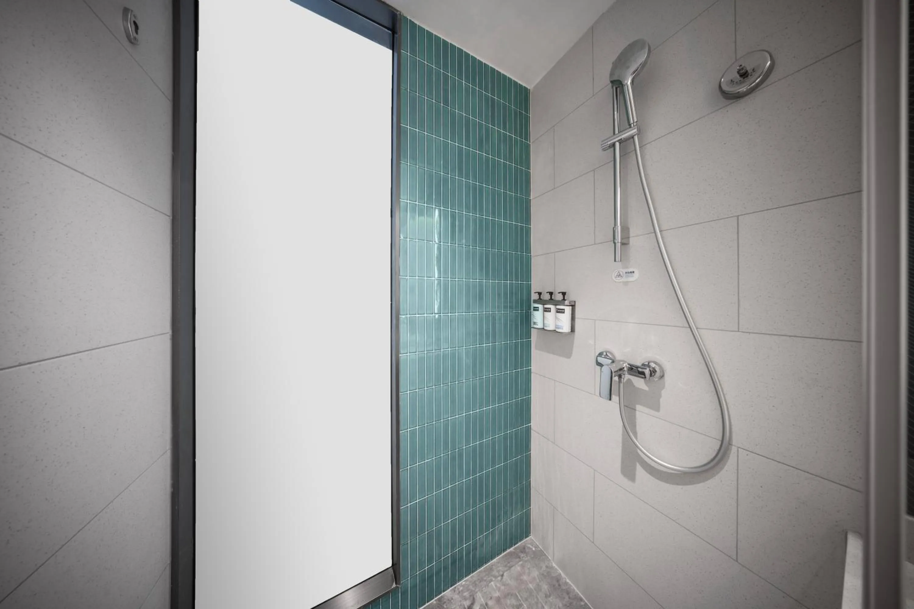 Standard King Room with Stocked Mini-bar in Holiday Inn Express Shanghai Hongqiao Linkong by IHG