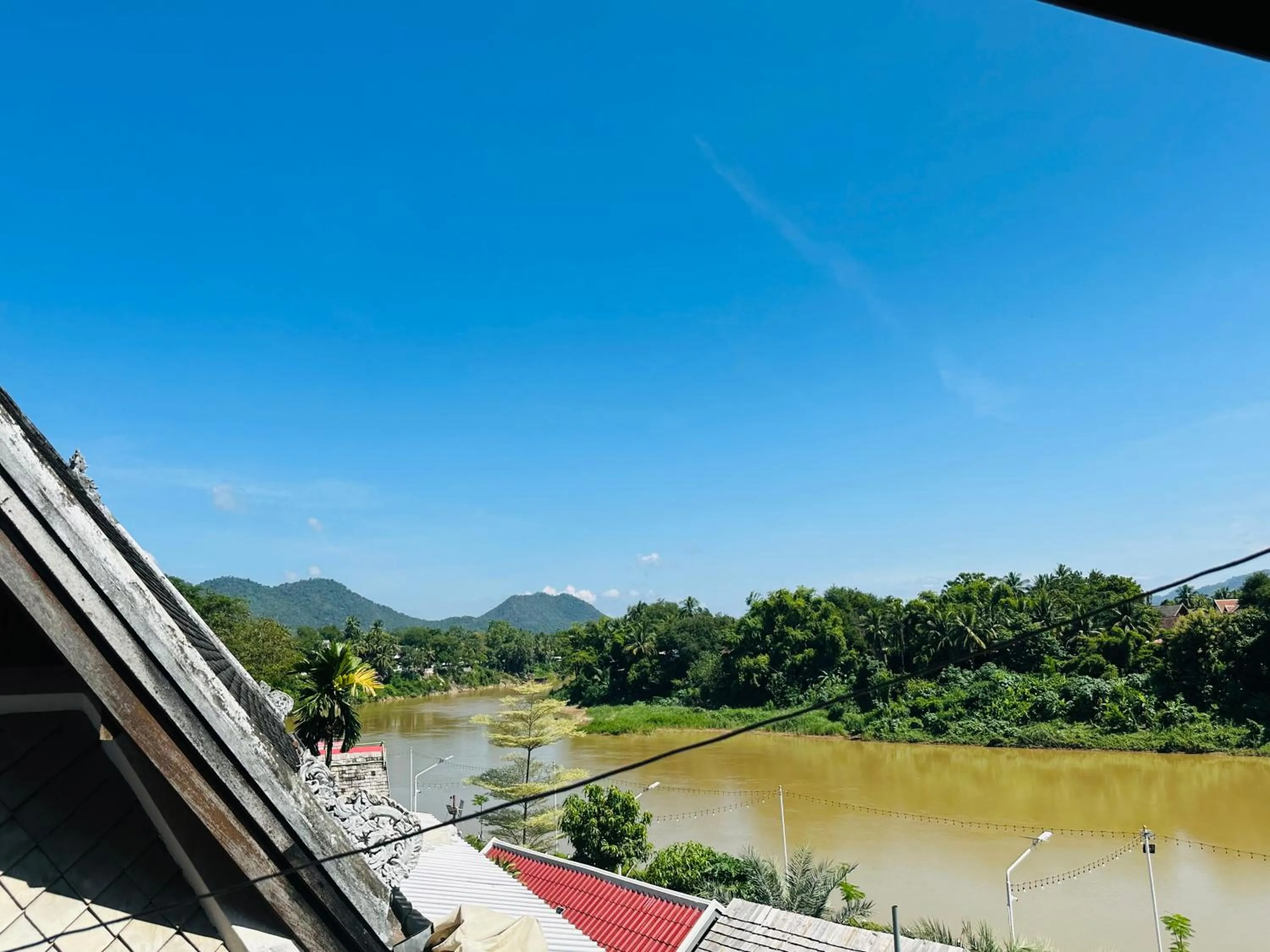 Deluxe Double Room with Balcony in Kingkham Riverside Hotel