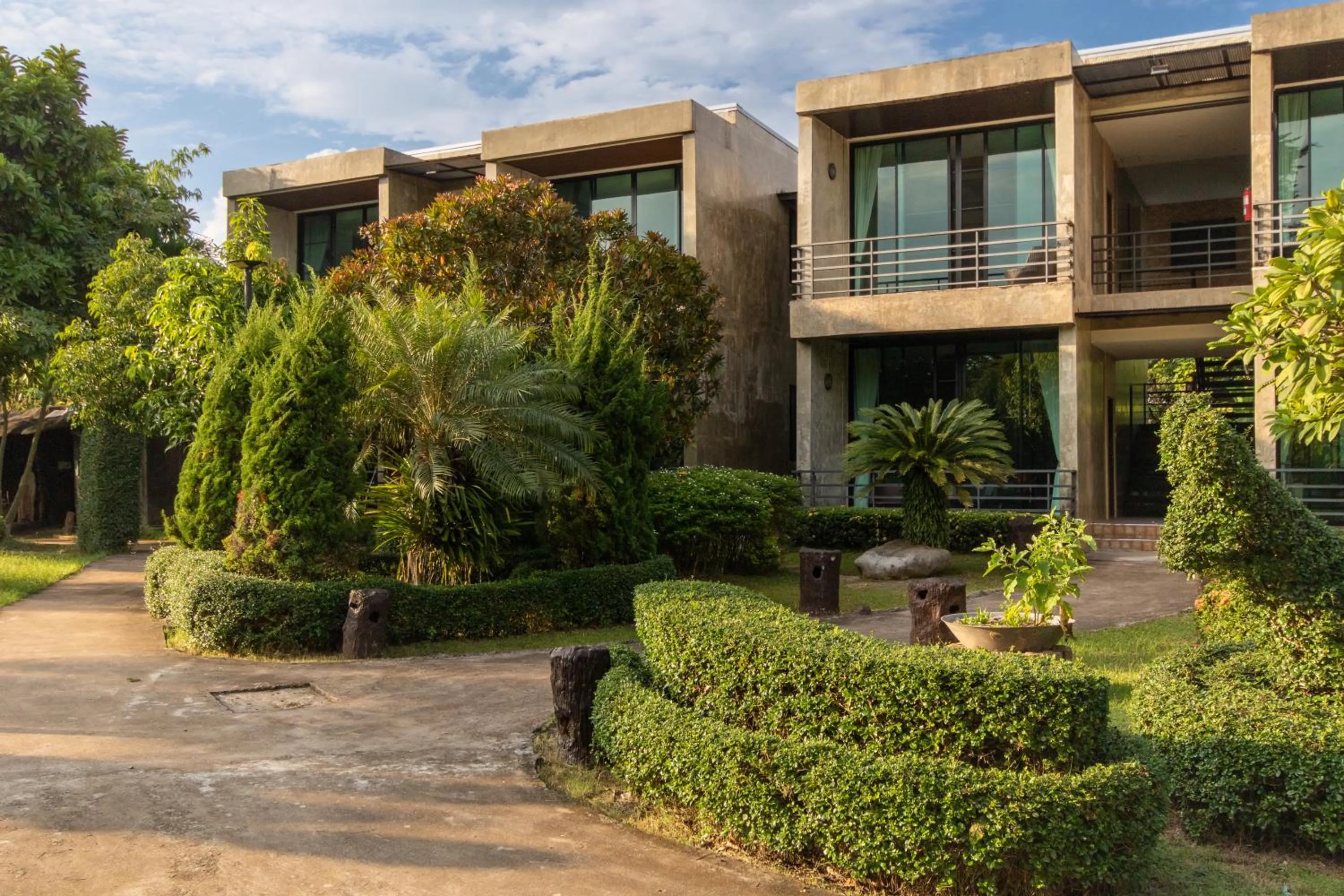 Loft King Garden View in Sangthong Resort at Chiang Klang