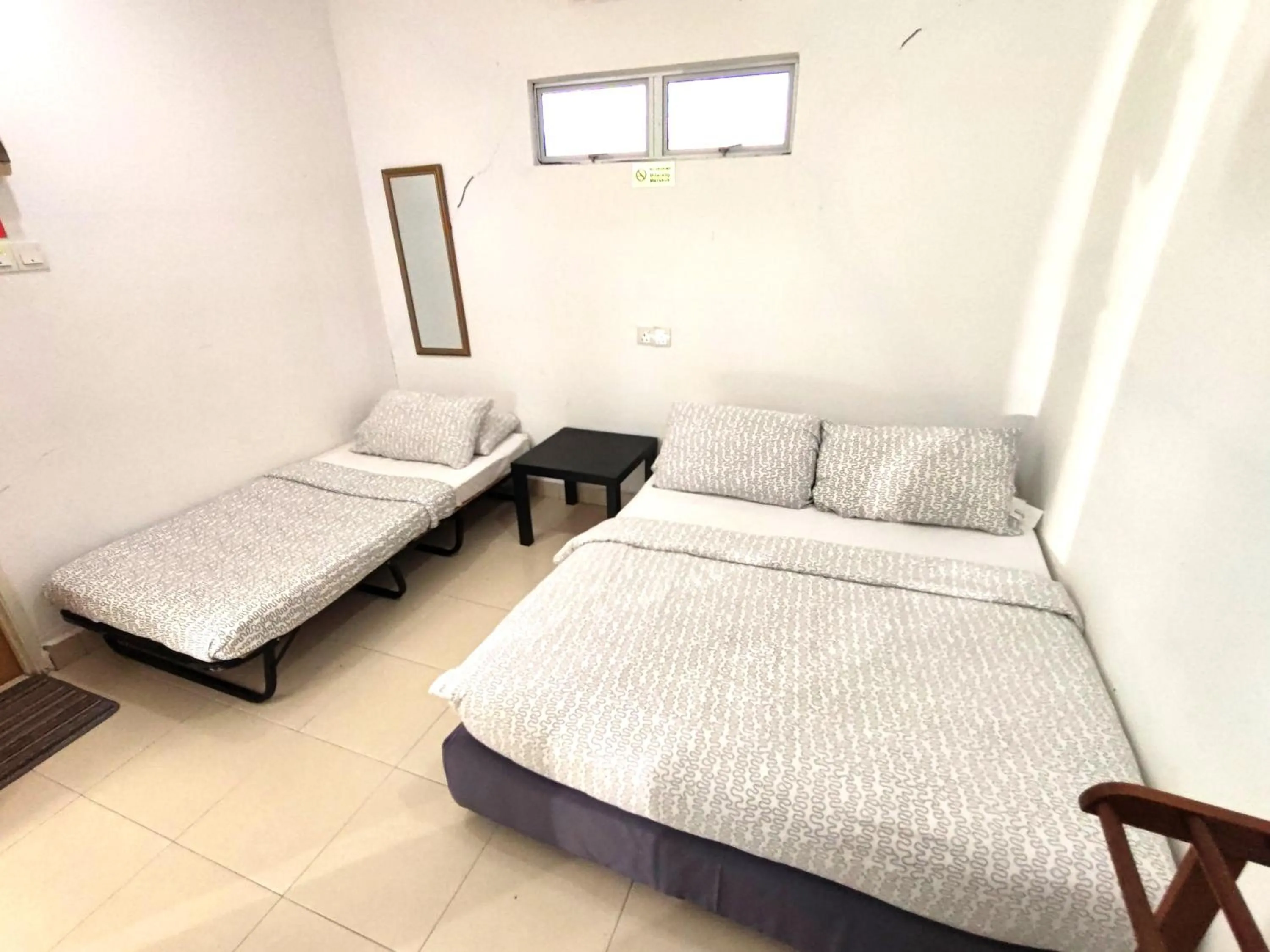 Deluxe Twin Room in OYO 90879 Eleven Inn