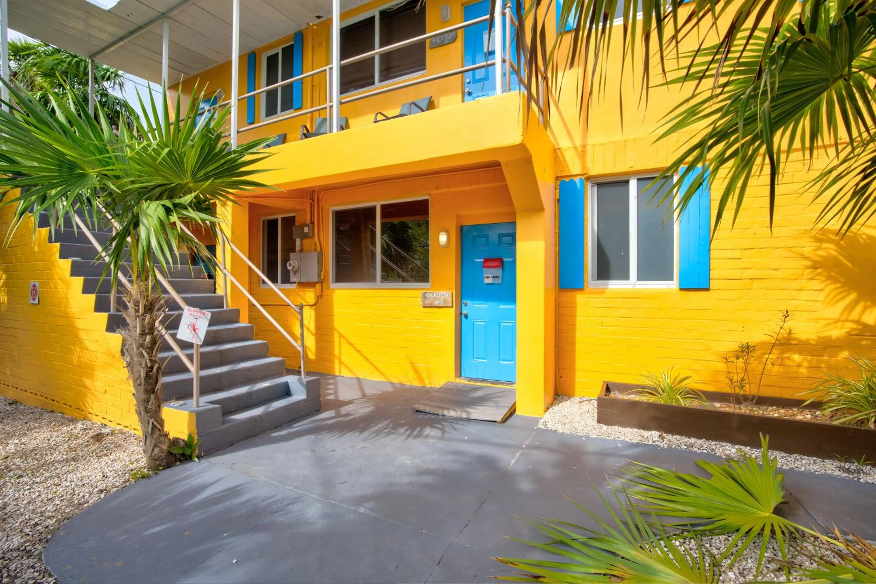 King Room with Garden View in Captain Pip's Marina & Hideaway