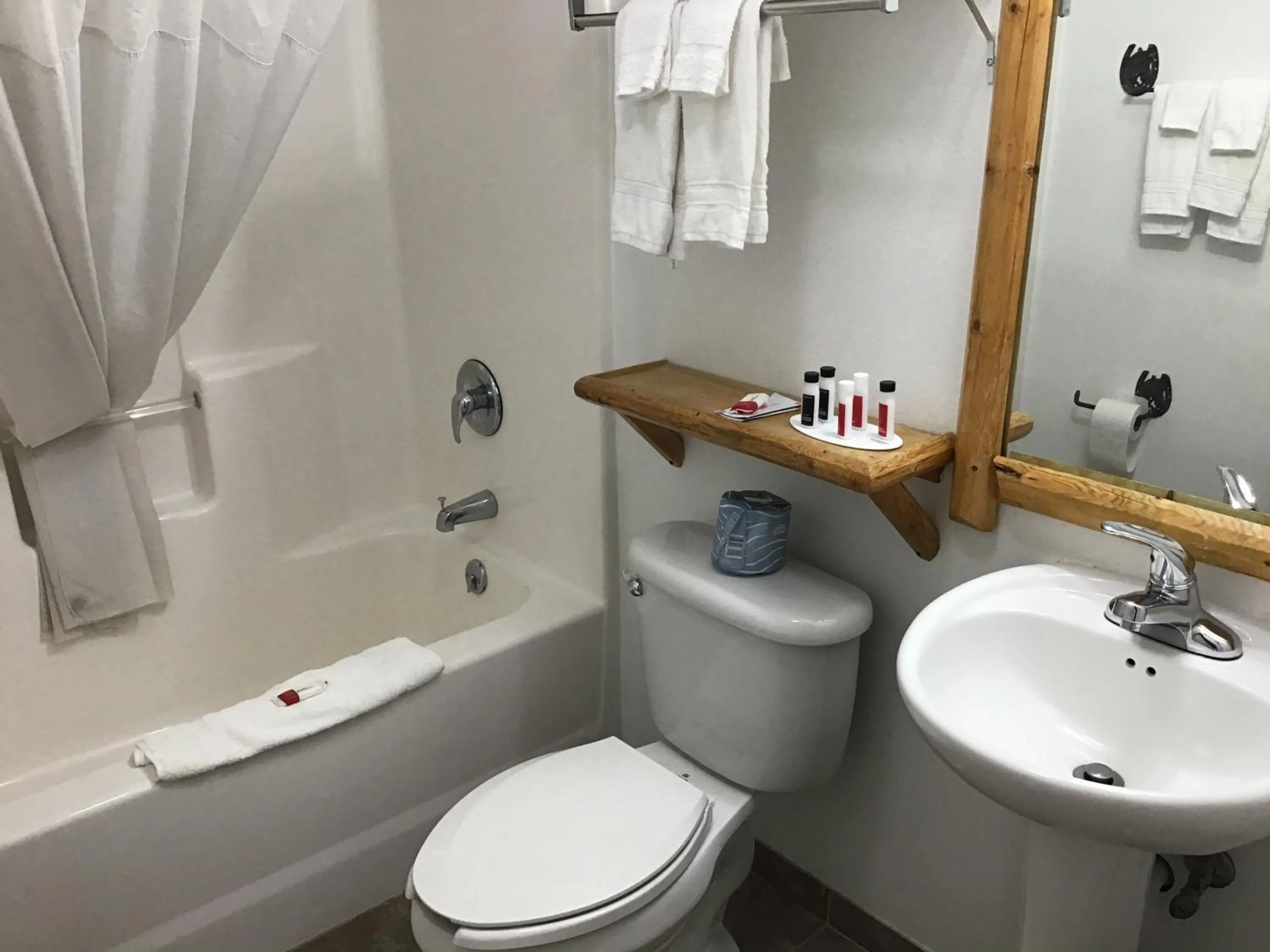 Deluxe Room with One Queen Bed and One King Bed - Non-Smoking in Super 8 by Wyndham Powell