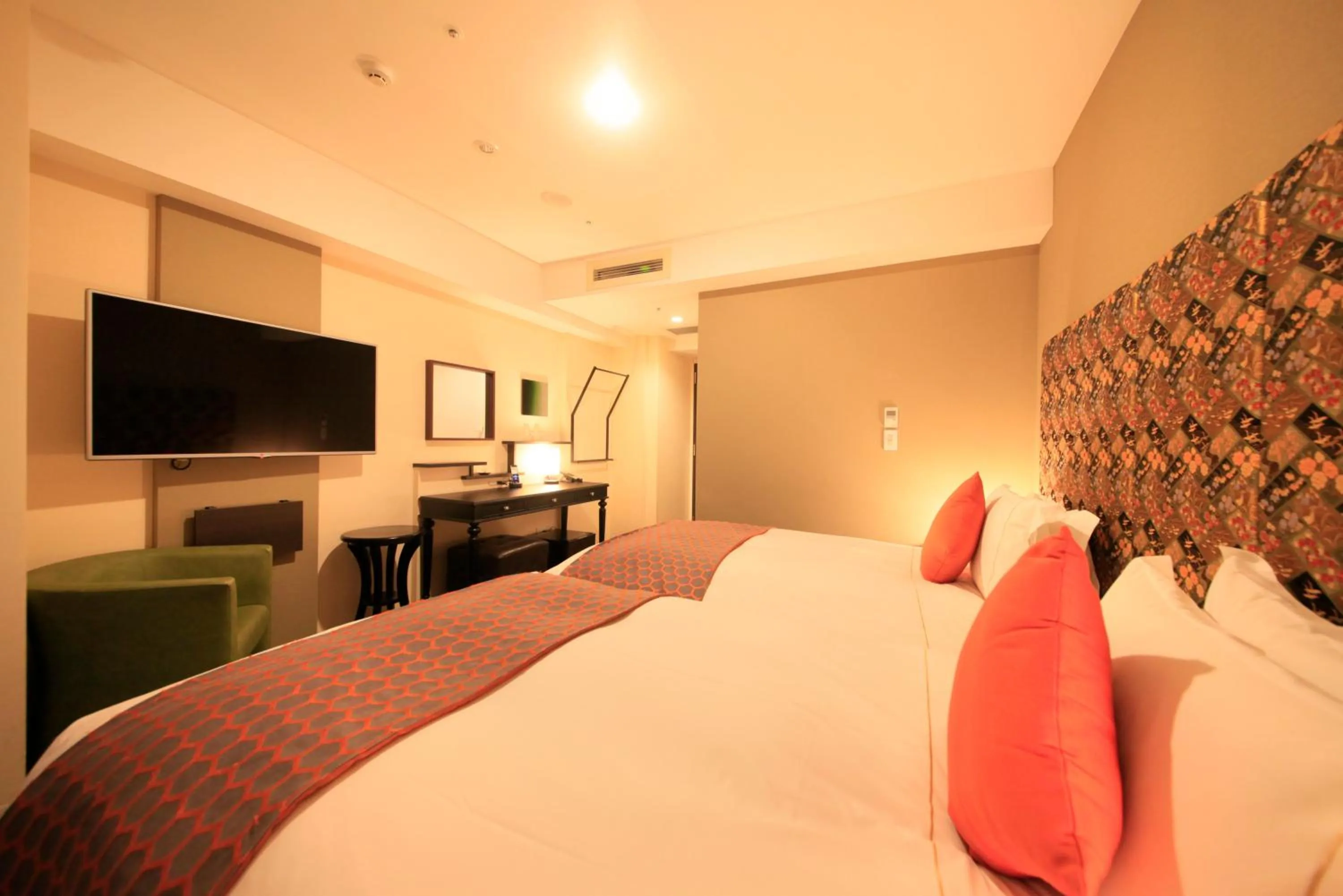 Standard Twin Room - Non Smoking in Centurion Hotel Ikebukuro Station