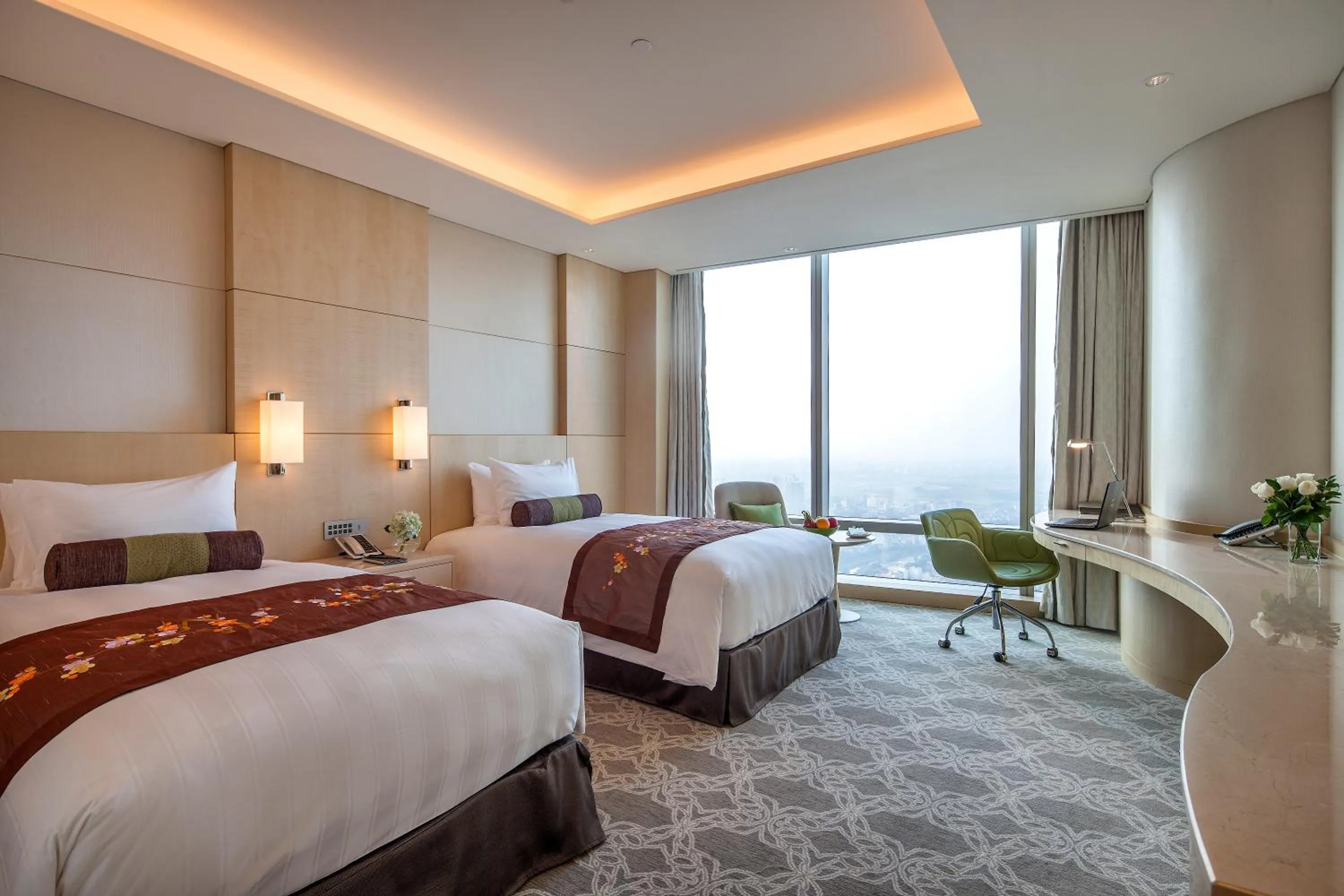 Deluxe Twin Room in Lotte Hotel Hanoi