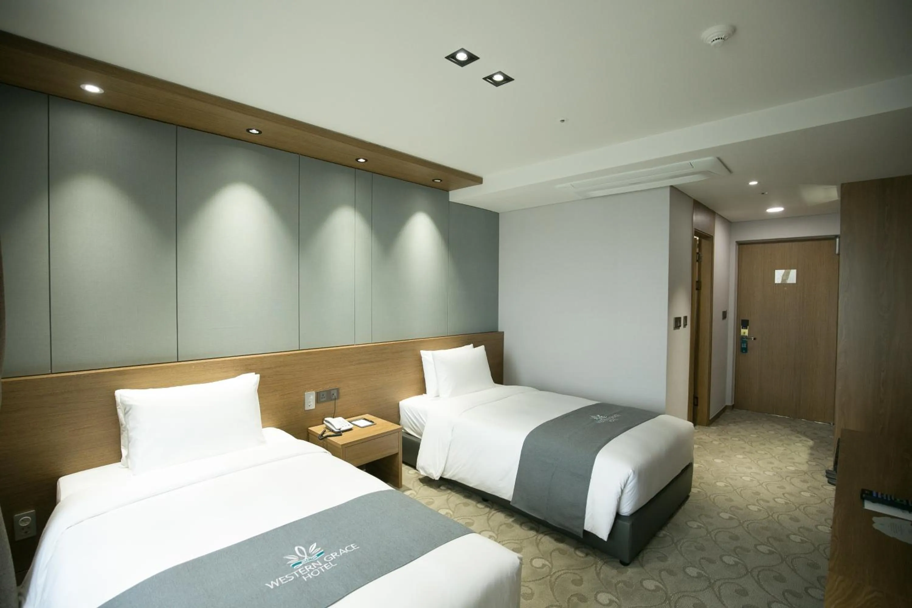 Standard Twin Room with Terrace in Western Grace Hotel Incheon