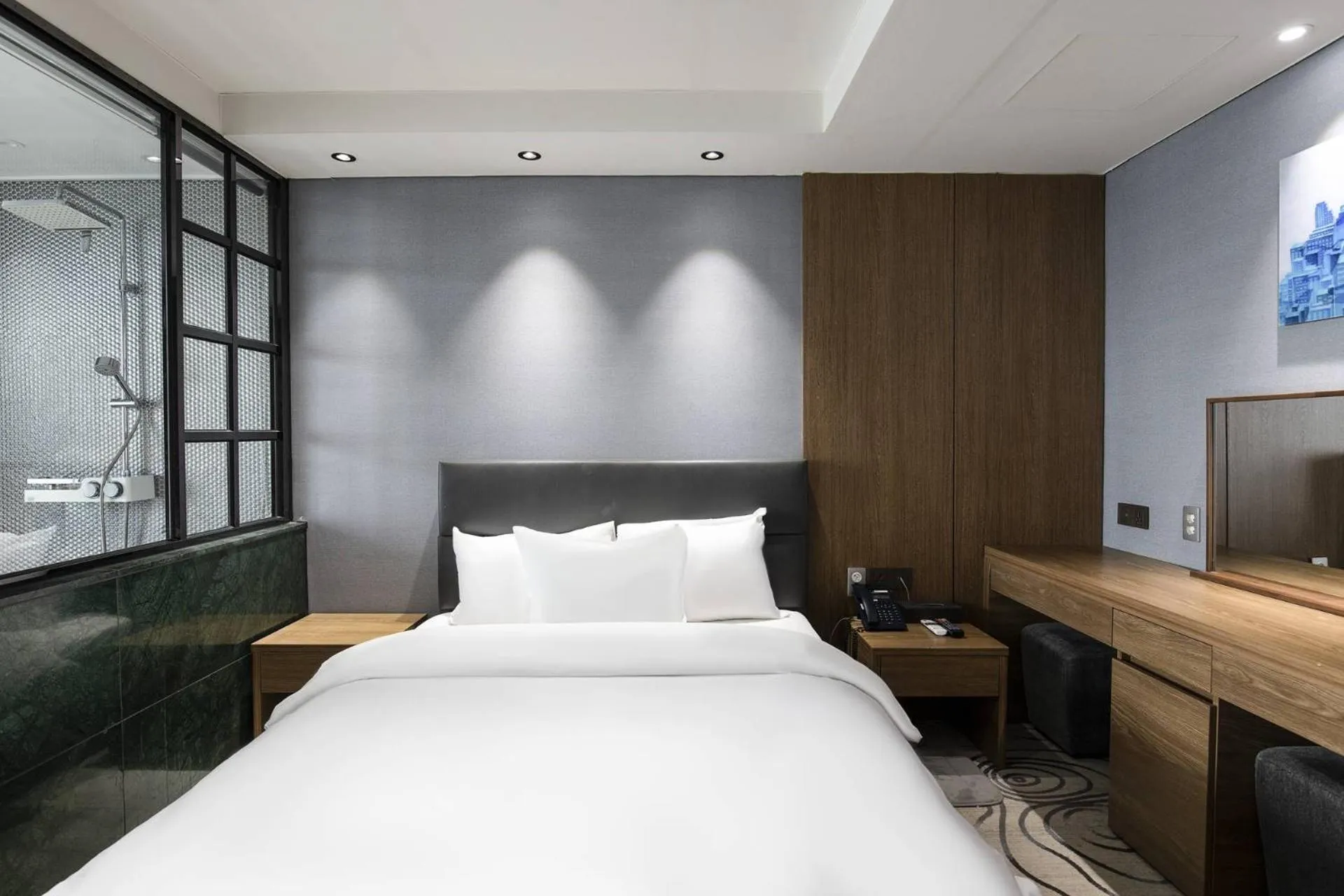 Premier Double Room with Spa Bath and Terrace in Western Grace Hotel Incheon