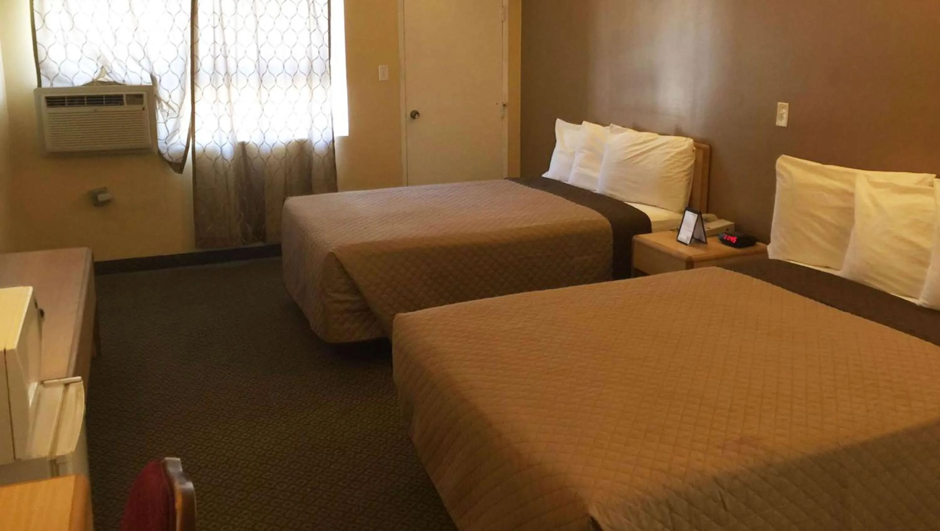 Queen Suite - Non-Smoking in M Star Hotel Mansfield