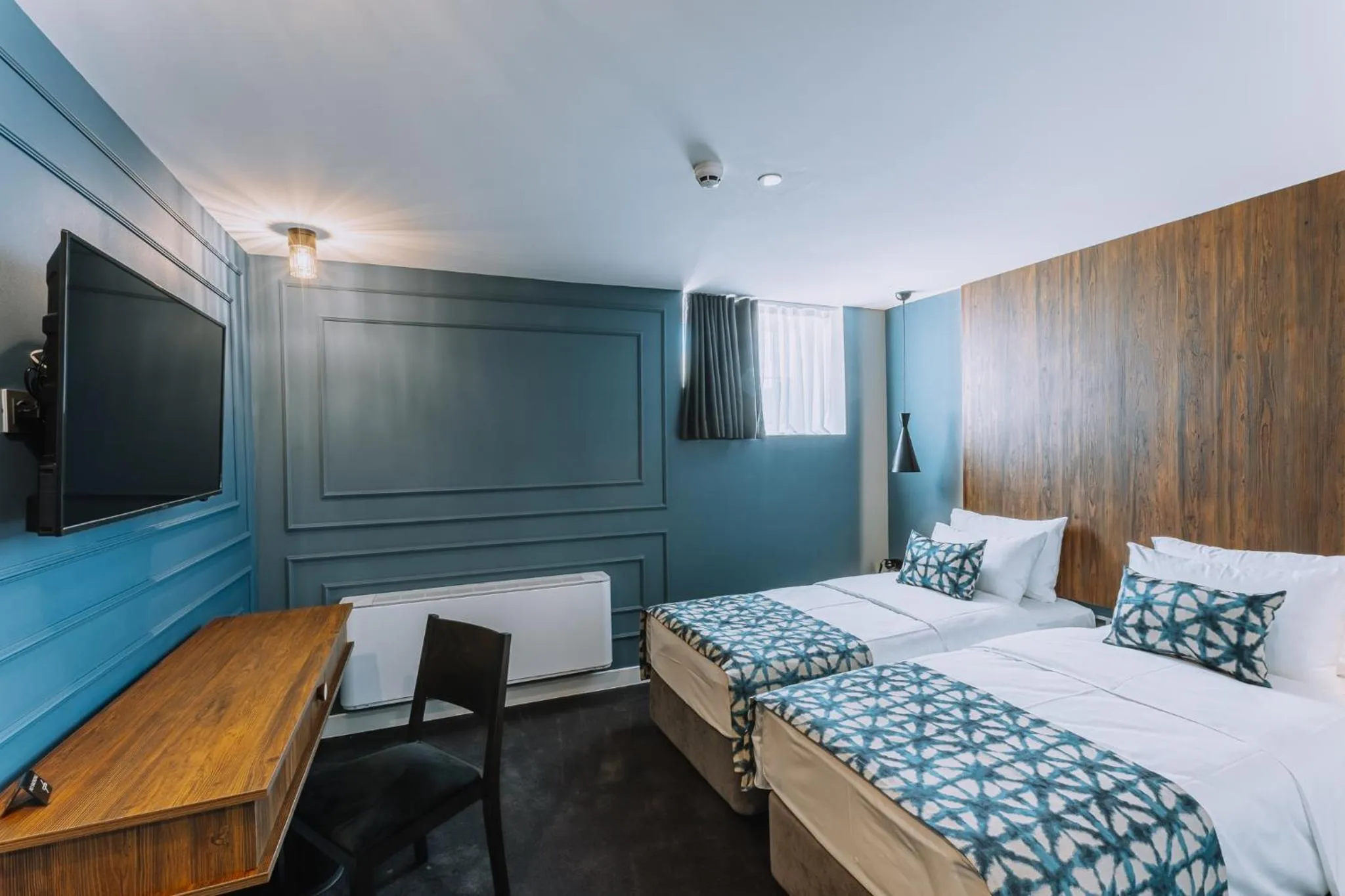 Standard Twin Room in Hotel Twenties Tbilisi - Stay & Dine