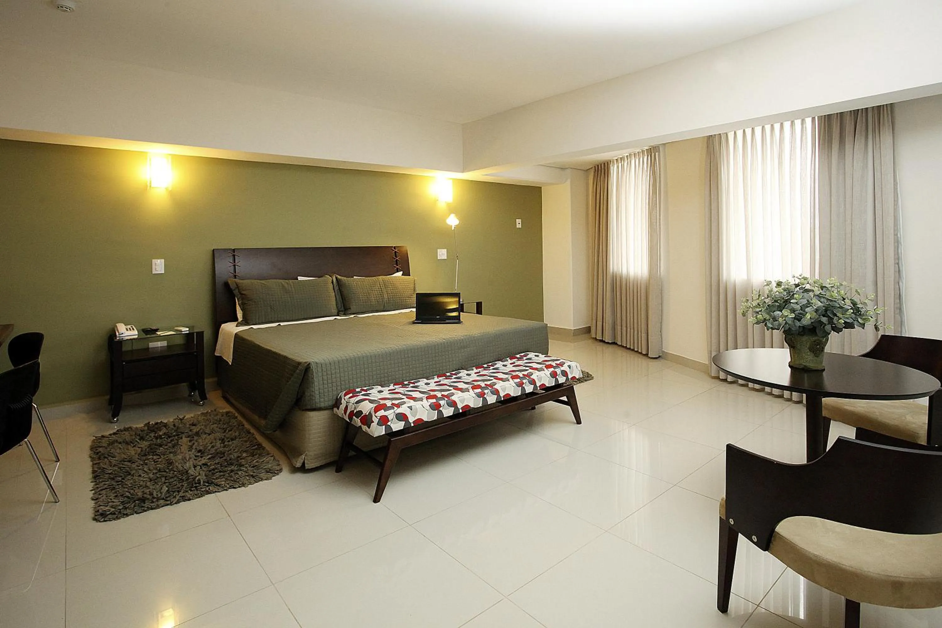 Suite in Ipe Center Hotel