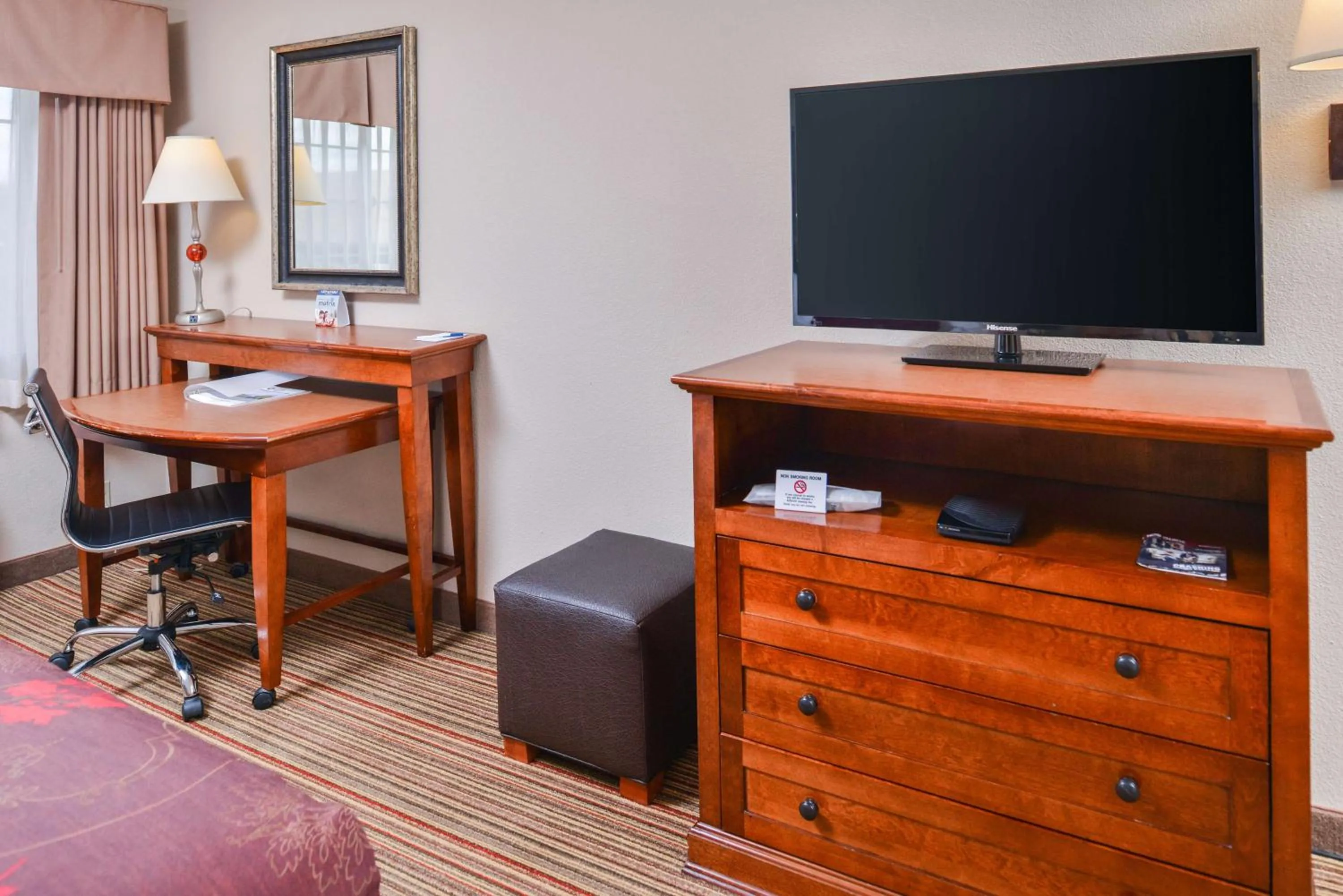 Junior King Suite - Non-Smoking in Best Western Plus Rama Inn