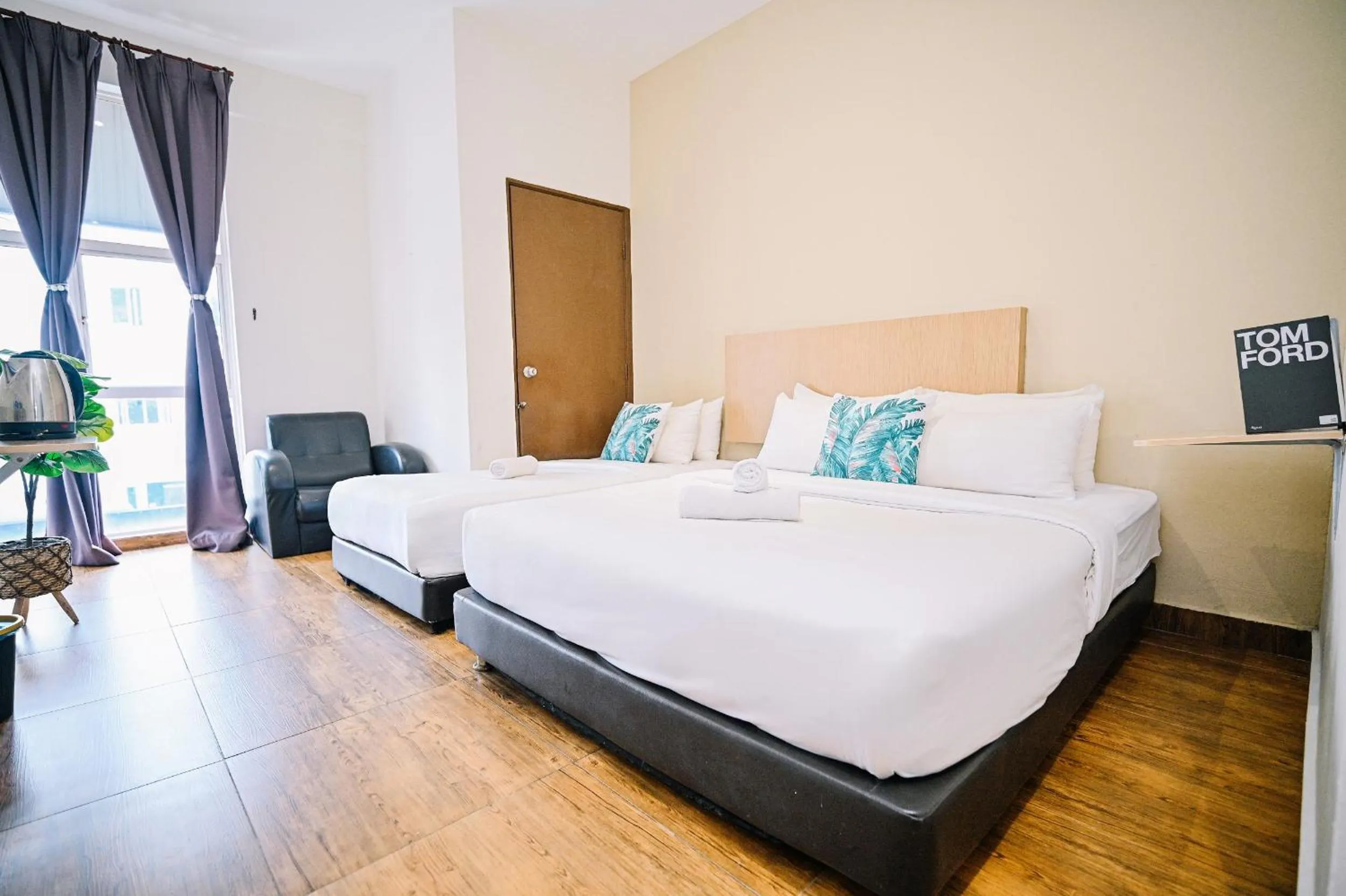 Executive Triple Room in Swing & Pillows - KL Sri Petaling