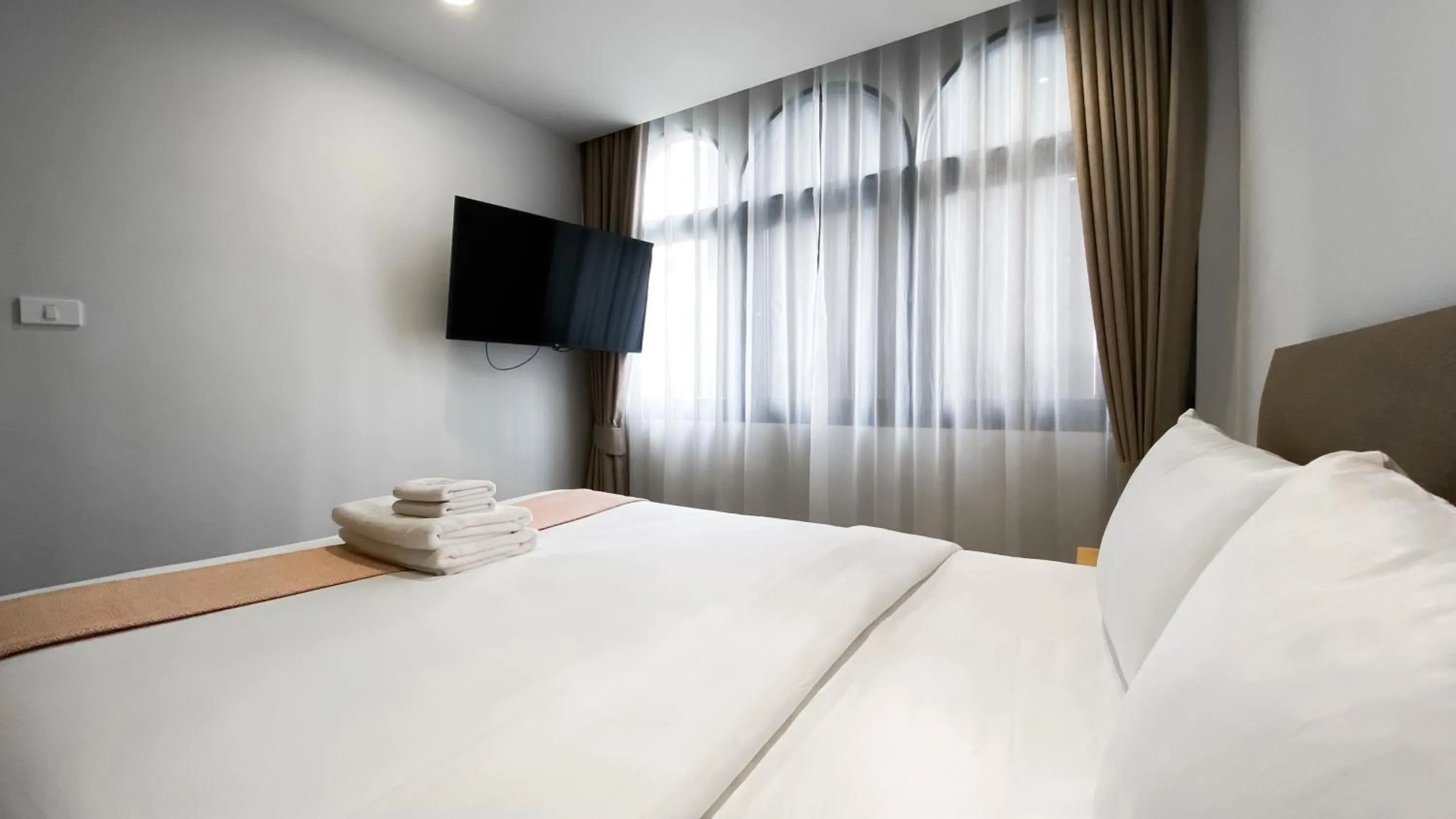 Deluxe Double Room with Shower in SO Zen Hotel Silom Bangkok
