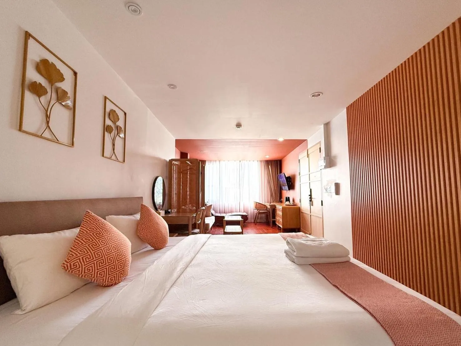 Deluxe Queen Suite in SO Zen Hotel Silom Bangkok