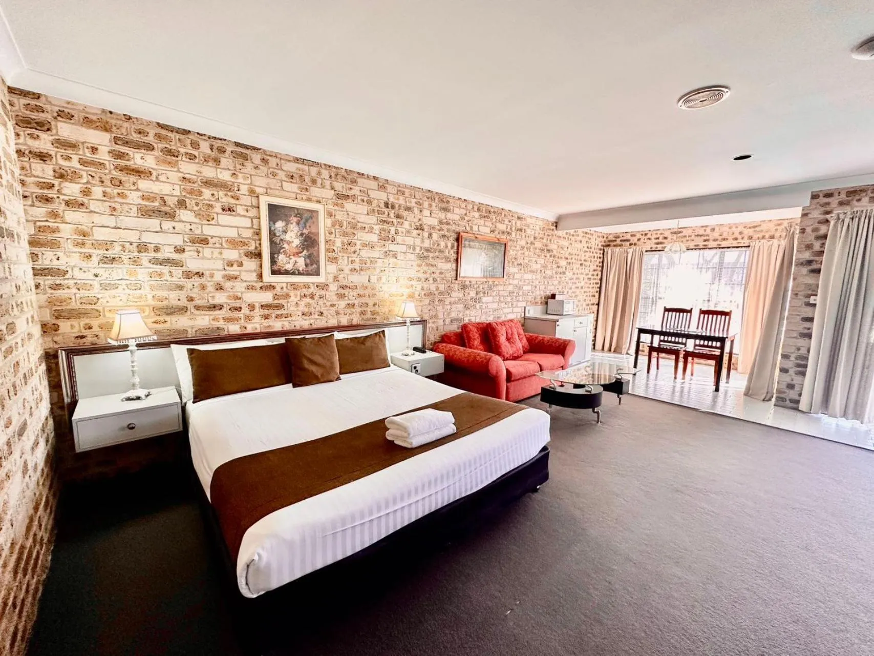 Deluxe Queen Room with Spa Bath in Sir Francis Drake