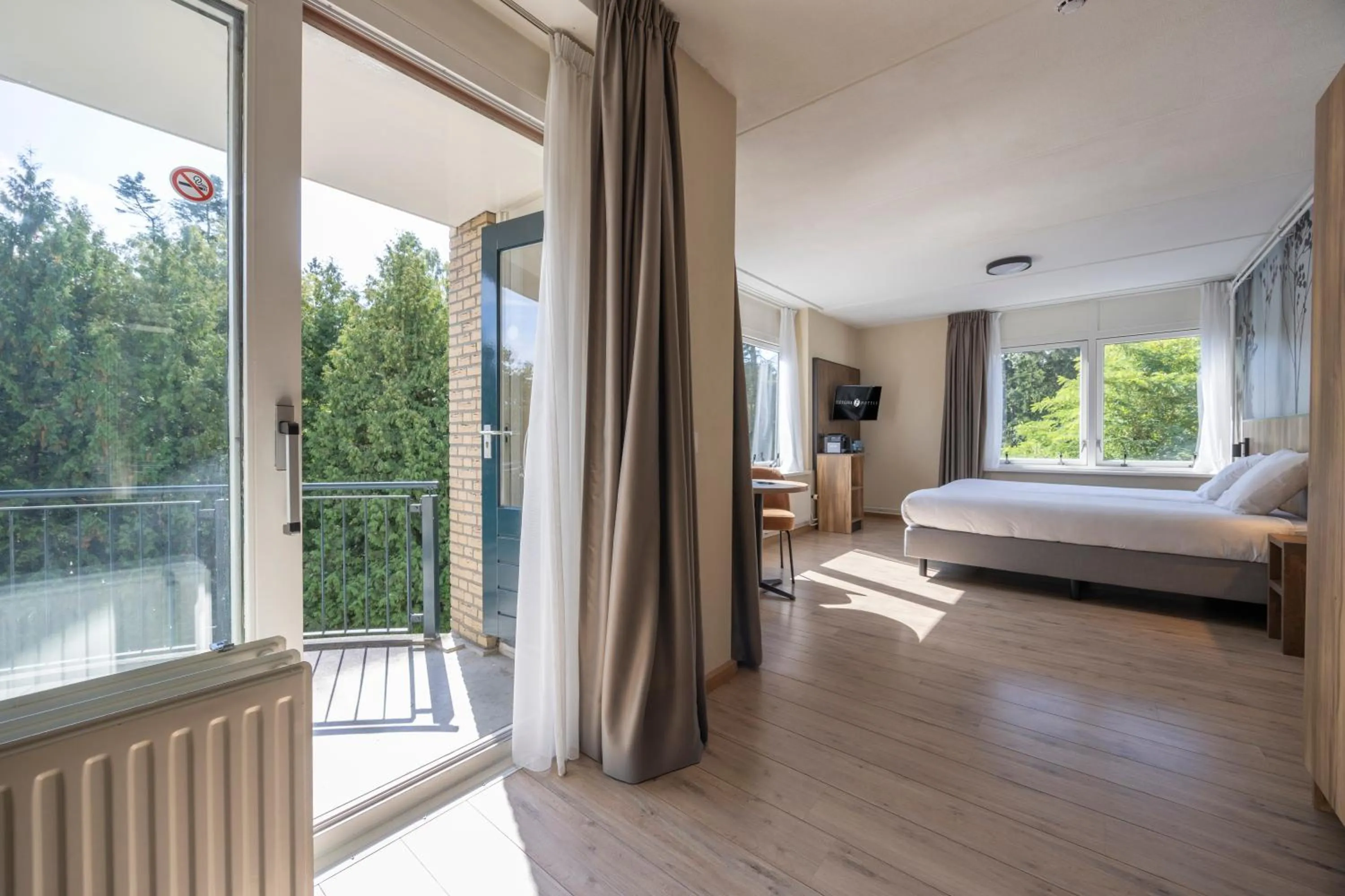 Junior Suite with Shower and Balcony in Fletcher Hotel Restaurant De Eese